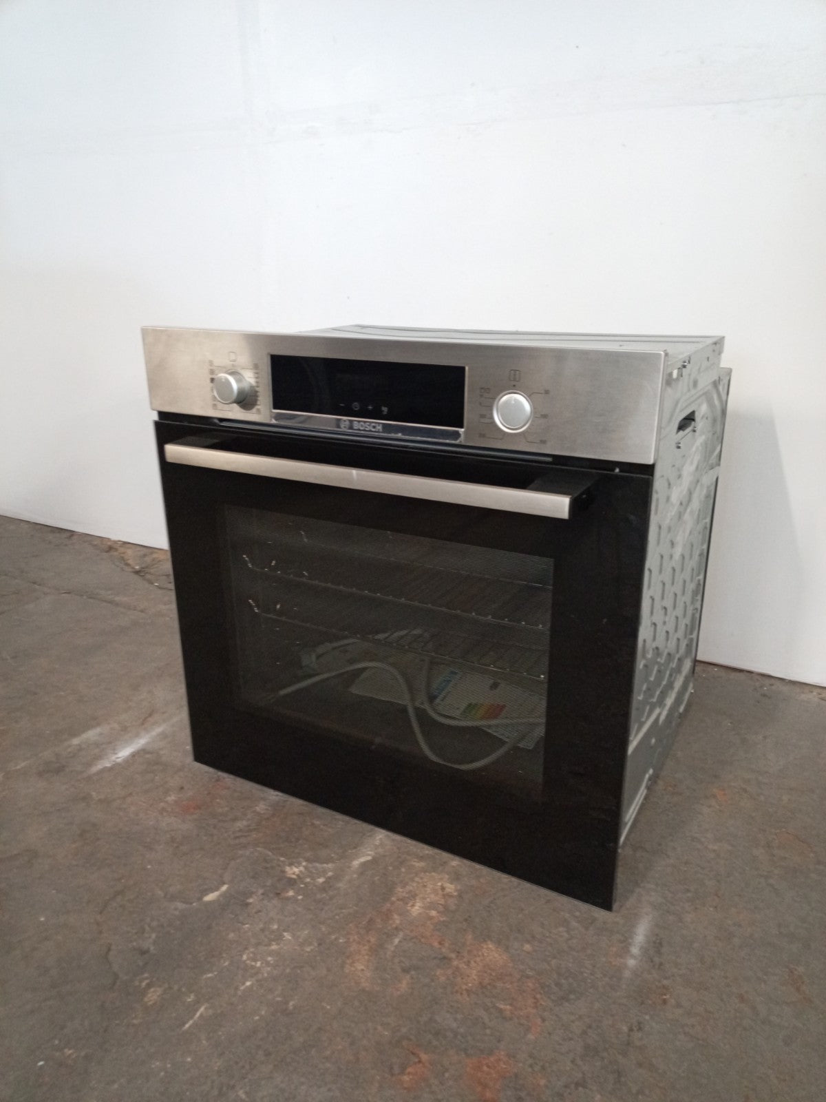 New Graded Bosch HGA574BS3B 60cm Built In Single Oven  RRP£599 T28