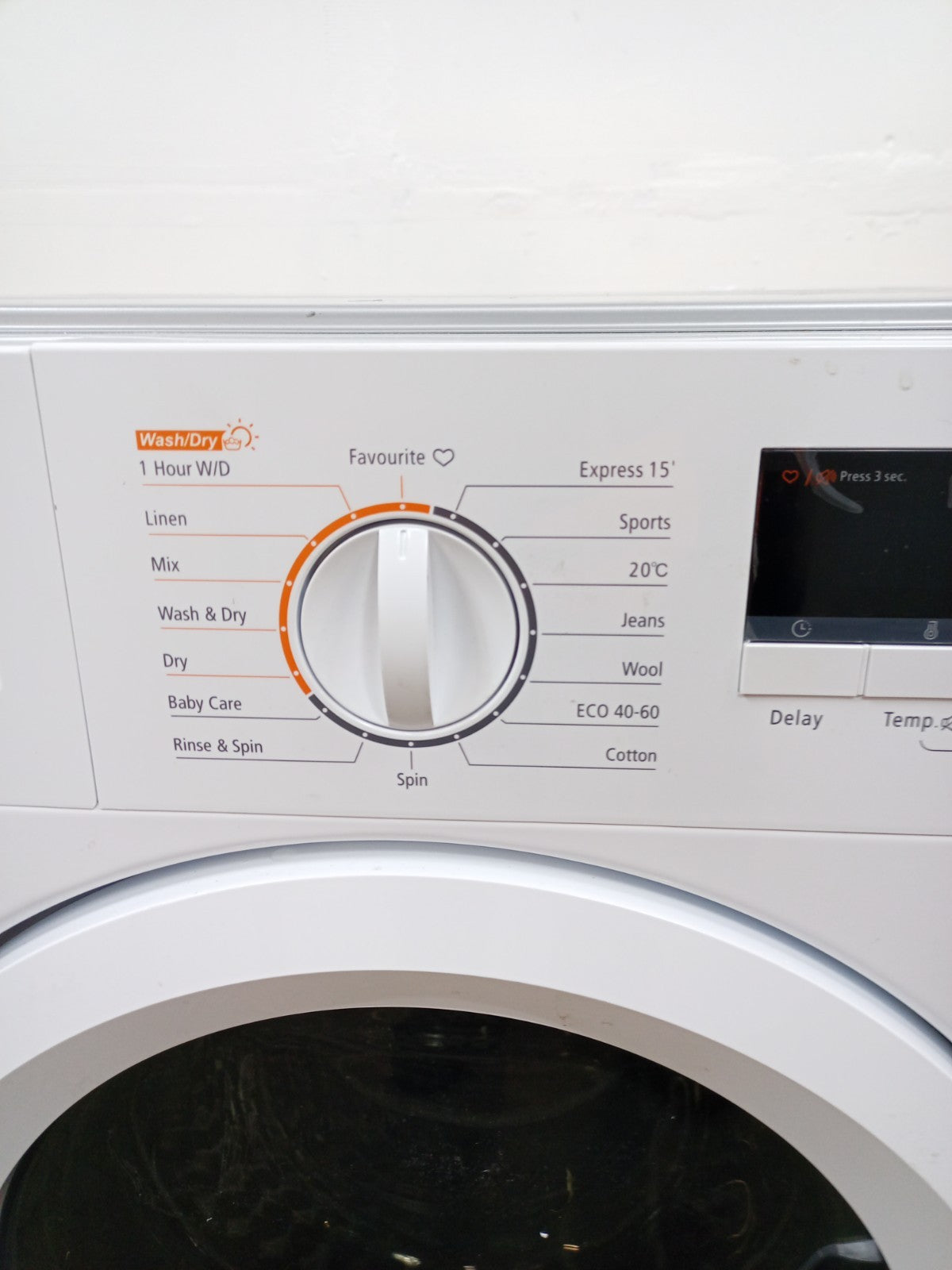New Graded Logik LI8W6D20 Integrated 8/6kg Washer Dryer RRP£39 C20