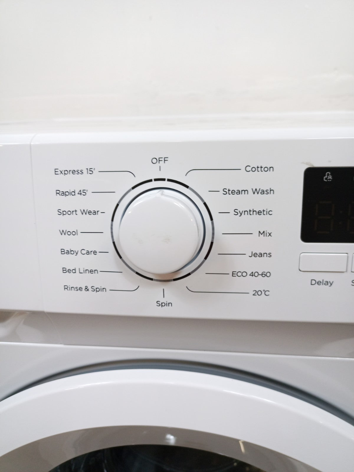 New Graded Logik L914WM23 9kg Washing Machine 1400 Spin RRP£299 C21