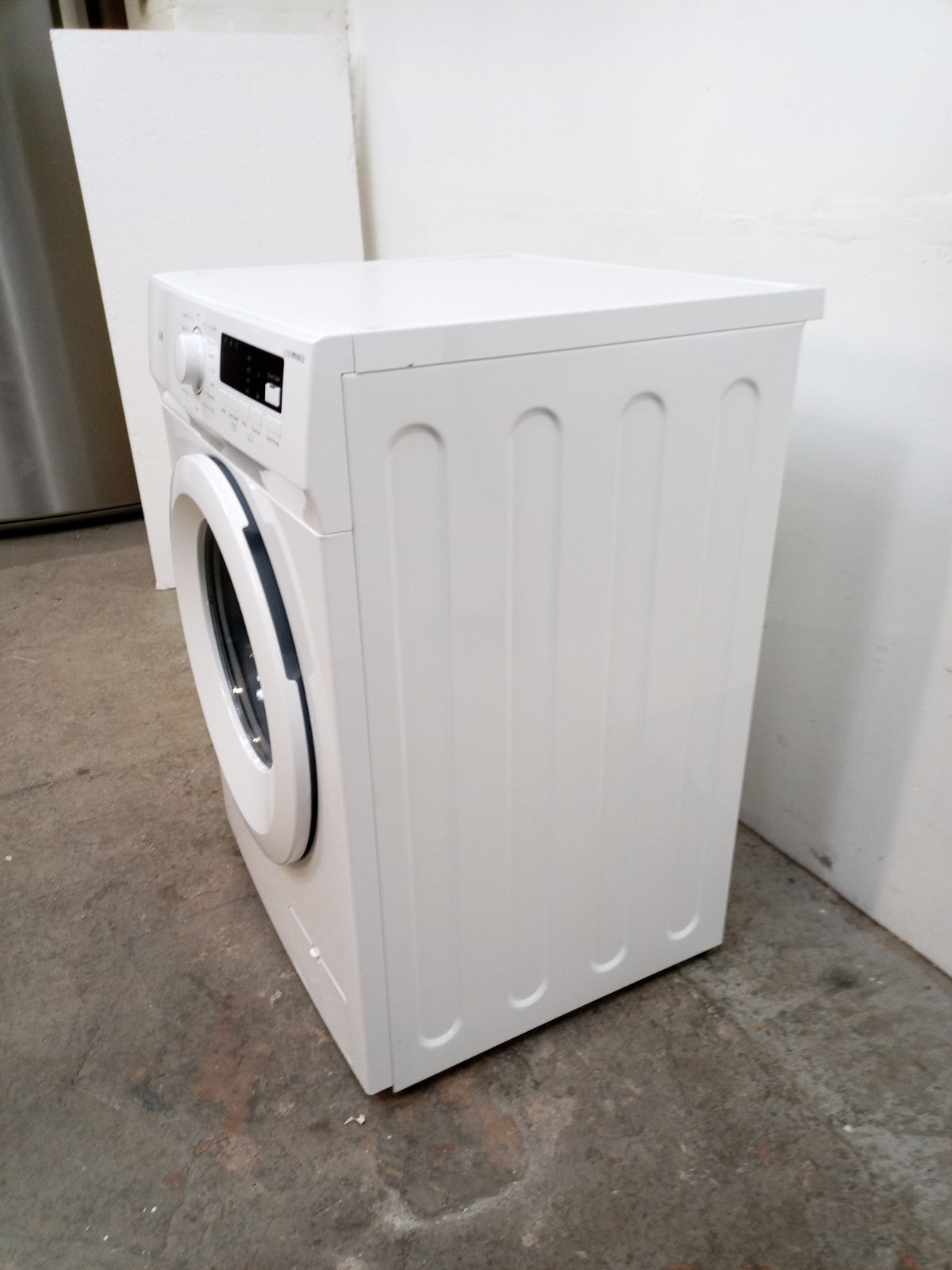 New Graded Logik L1014WM23 10kg Washing Machine 1400 Spin RRP£299 C9