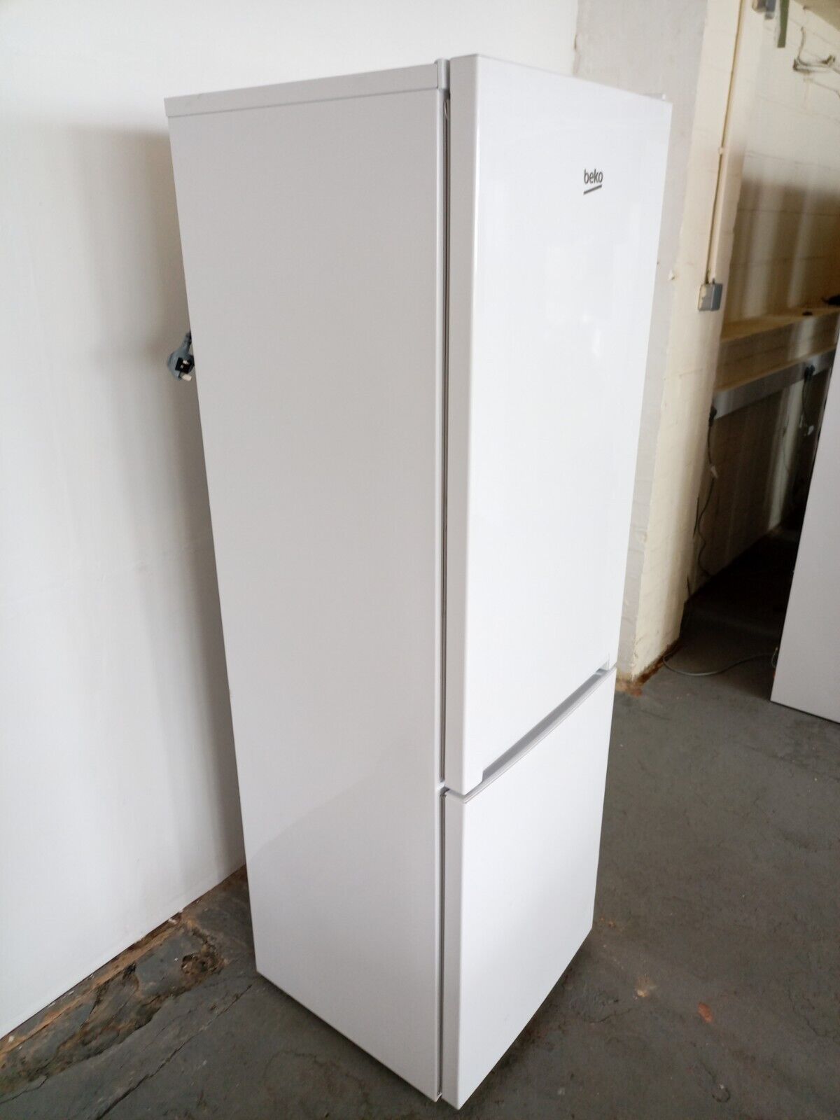 New Graded Beko CSG4571W 60/40 White Fridge Freezer- UK Del K14