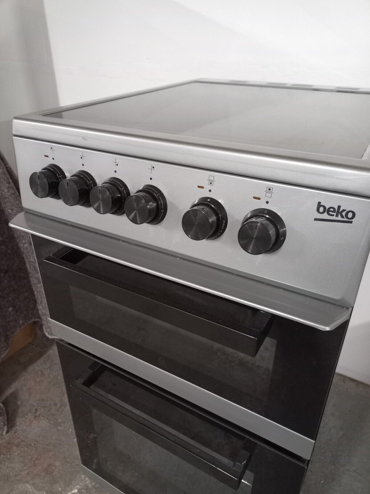 New Graded Silver Beko KDC5422AS  50 cm Electric Ceramic Cooker - RRP£399 W16