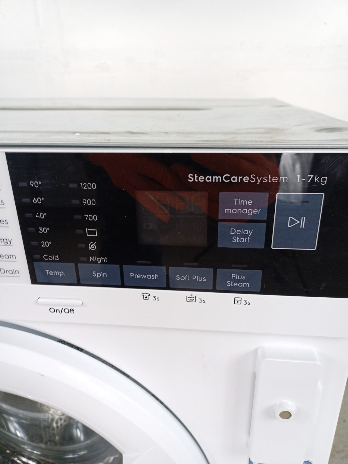 New Graded Electrolux E772F402BI 7Kg Integrated Washing Machine RRP £649 E36