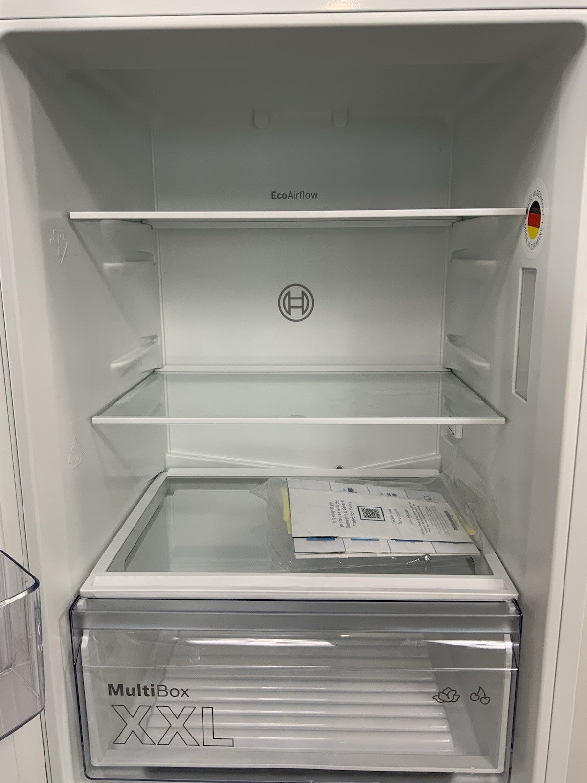 New Graded Bosch Series 2 KIN85NSE0G Integrated 50/50 Fridge Freeze RRP £749 R69