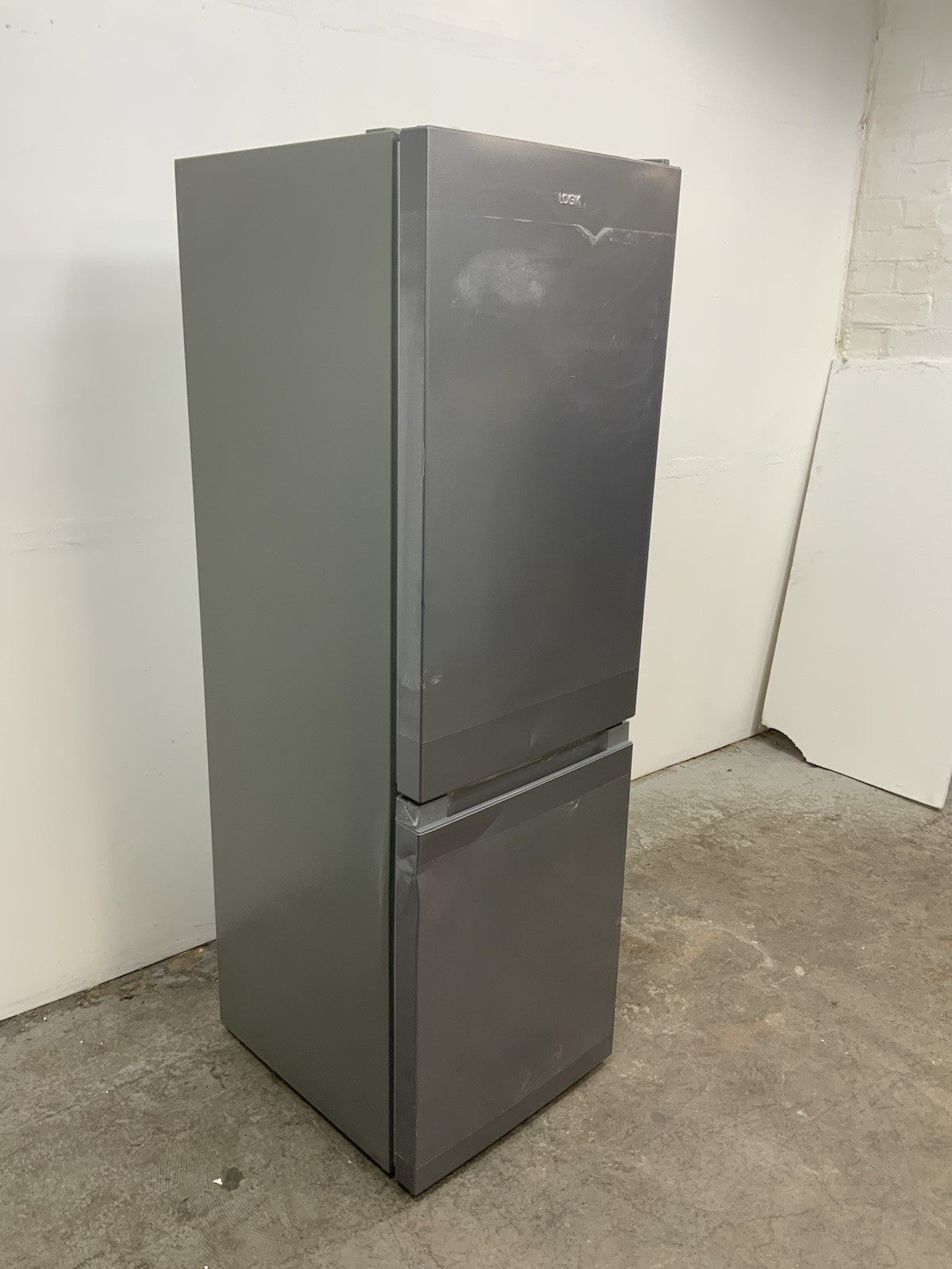 New Graded LOGIK LFC50S23 60/40 Fridge Freezer - Silver RRP £269 P07