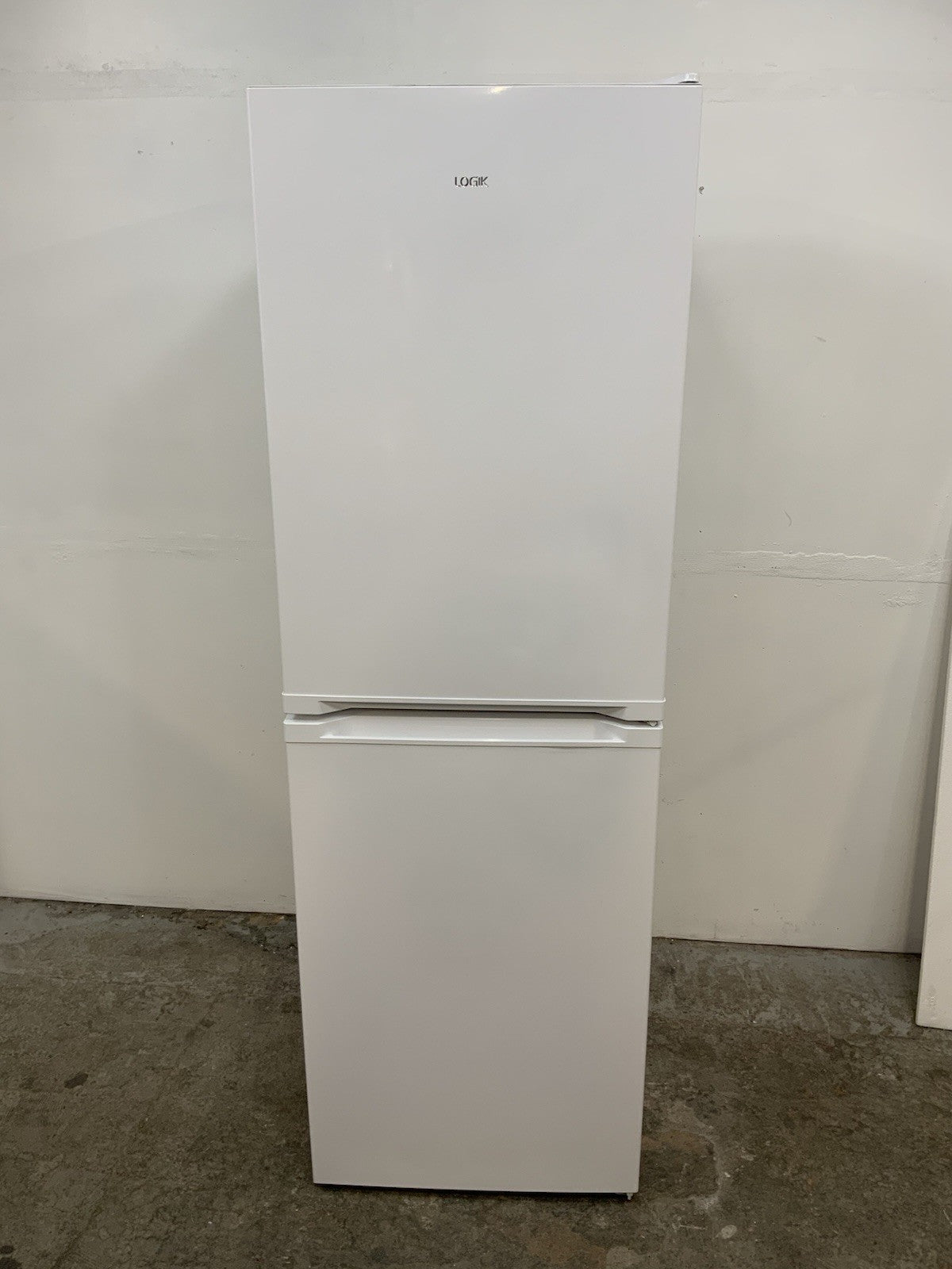 New Graded LOGIK LFC55W23 50/50 Fridge Freezer - White RRP £349 P16