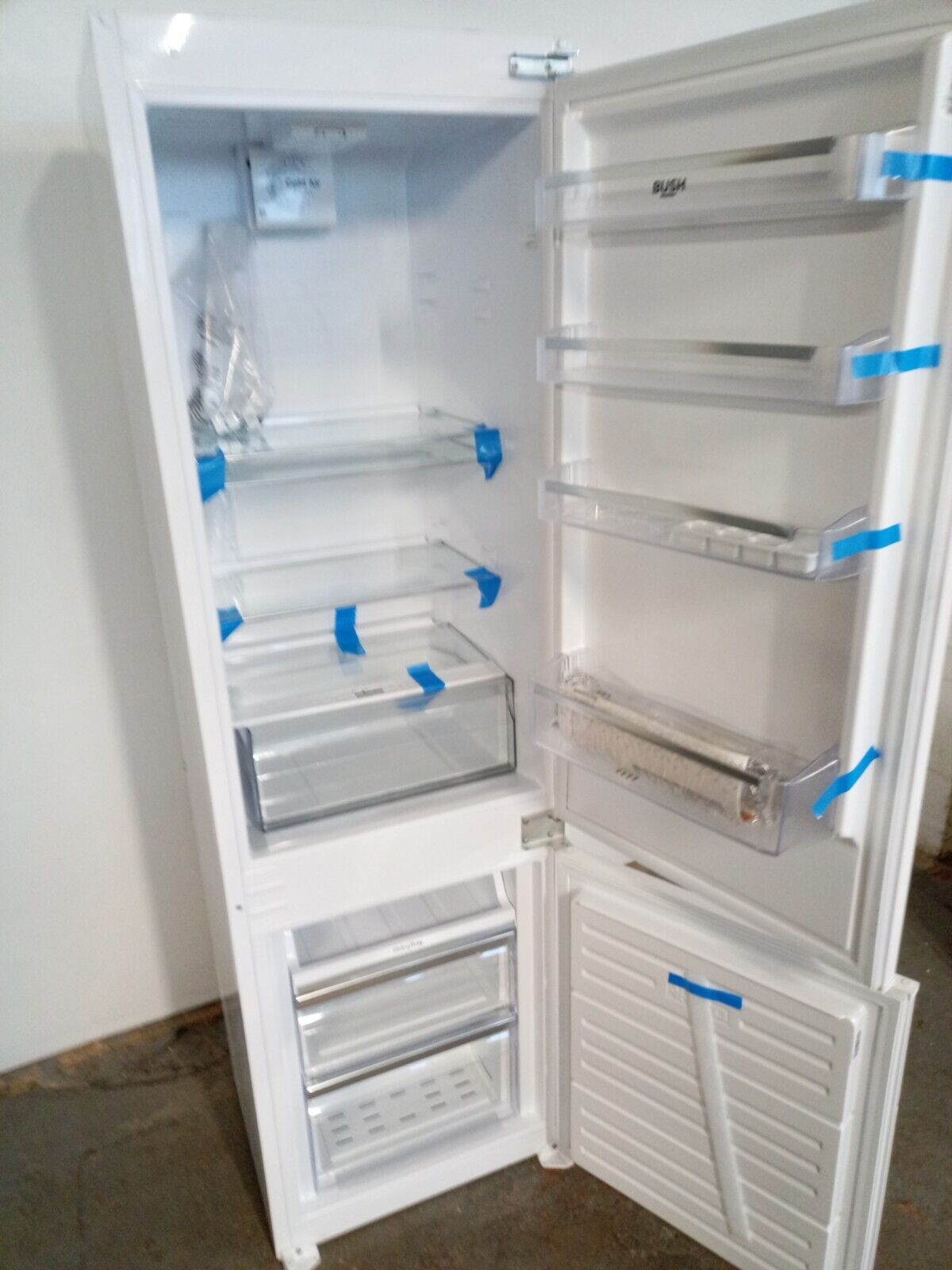 New Graded Bush BIE7030FF Integrated 70/30 Fridge Freezer RRP£399- White G4
