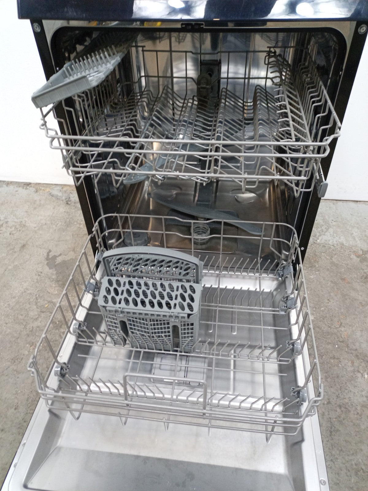 New Graded Black Logik  LDW60B23 Full Size Dishwasher RRP£249 C15