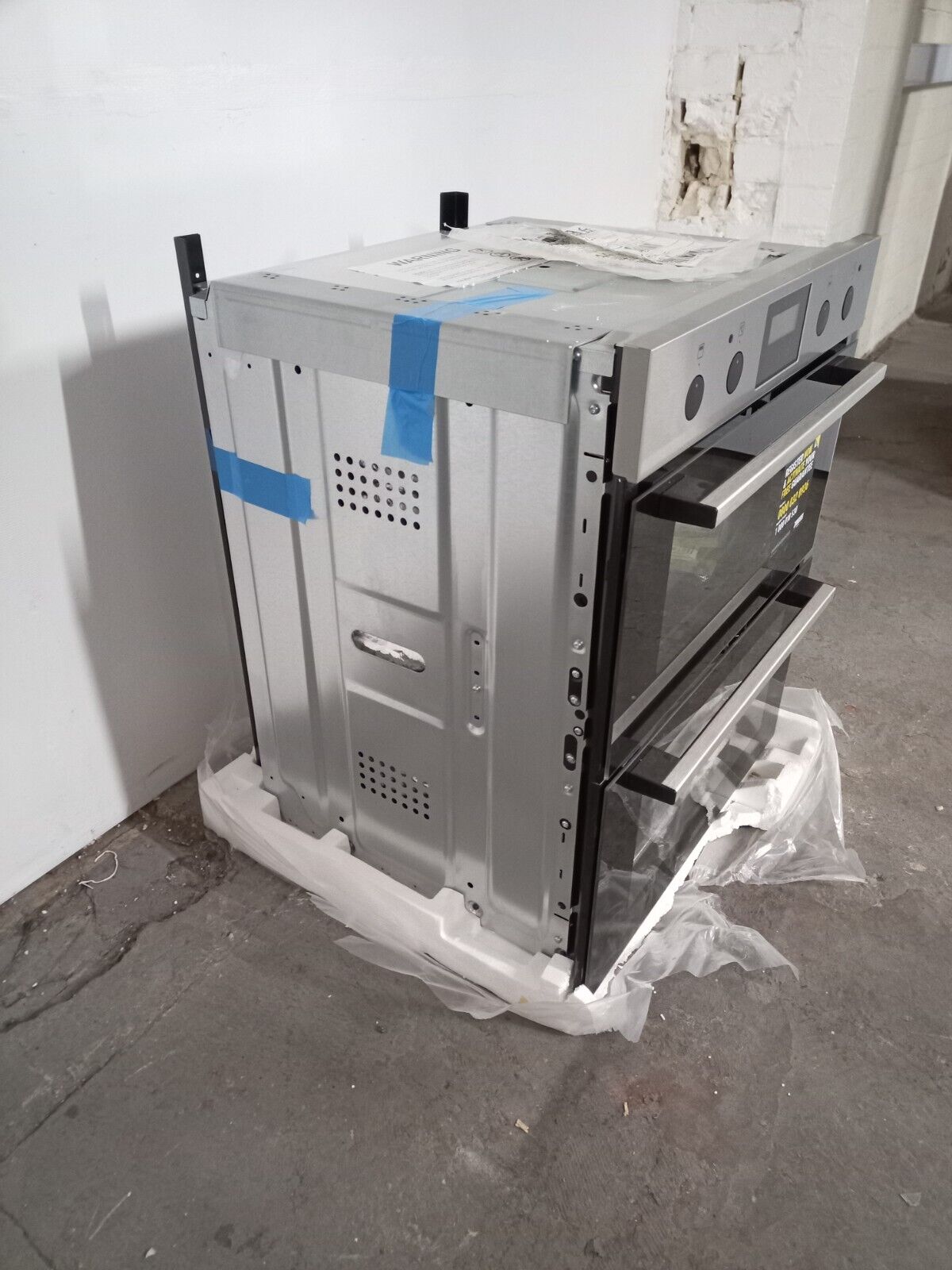 New Graded  Zanussi ZPHNL3X1 60cm Built Under Double Fan Oven - RRP£589 E17