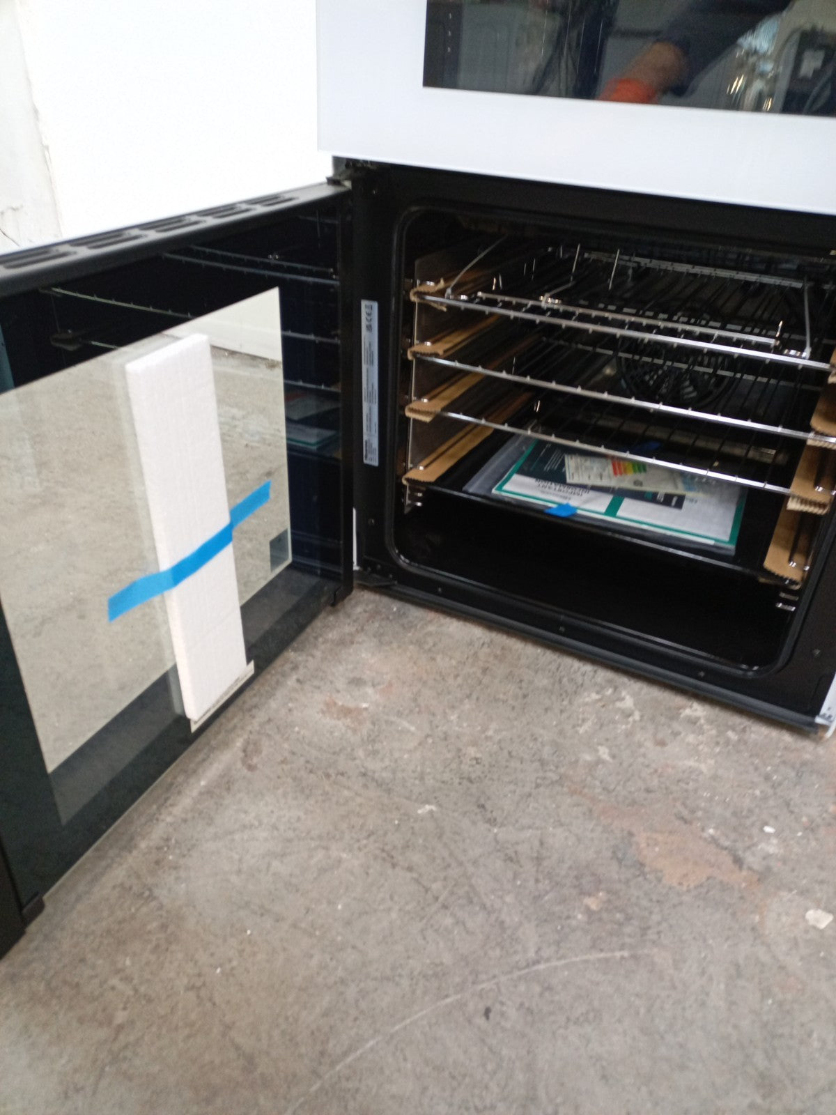 New Graded Hisense HDE3211BWUK 60cm Double Electric Cooker-White RRP£399 N81