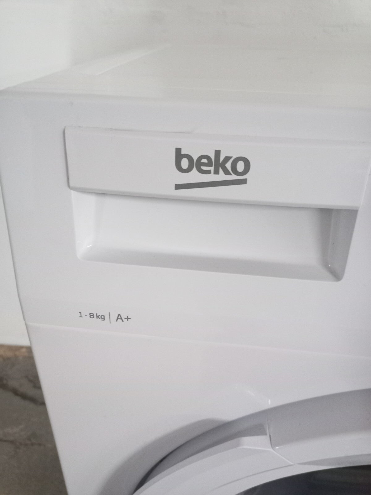 New Graded  Beko DTLP81151W 8kg Heat Pump Tumble Dryer RRP£399 X61