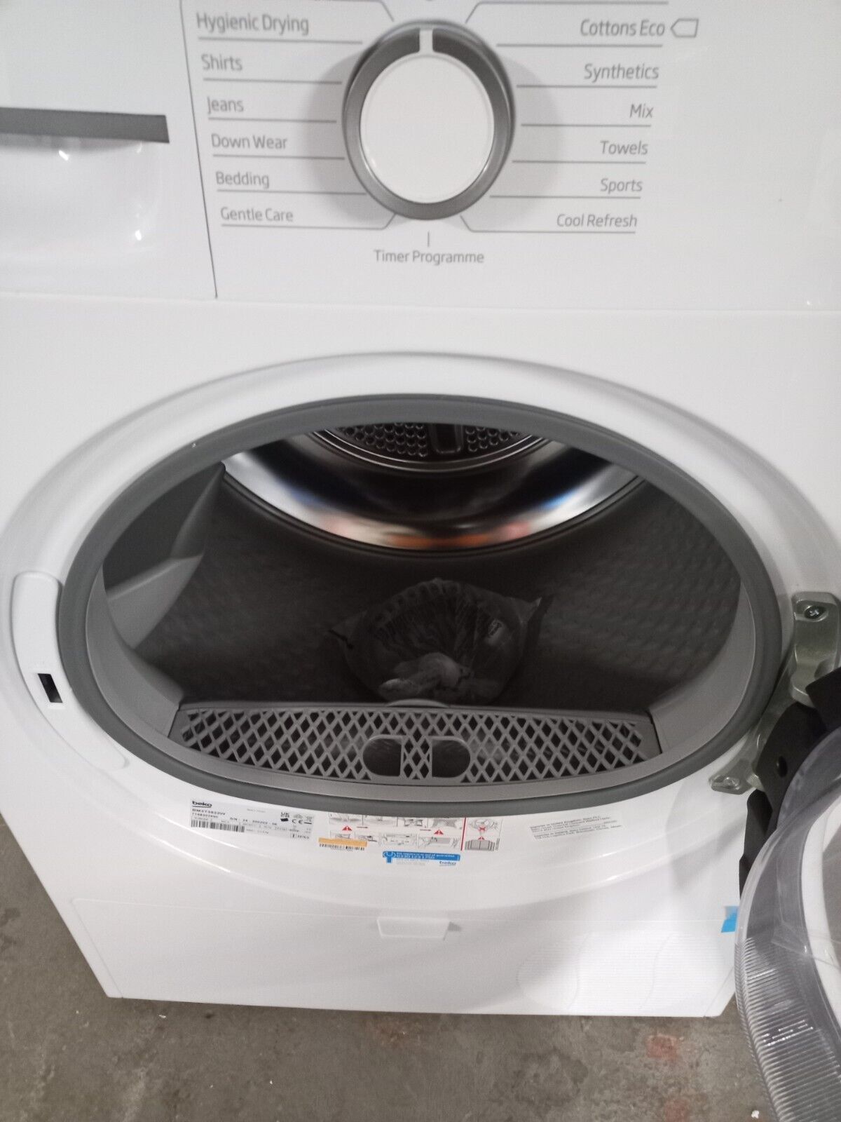 New Graded  Beko BM3T3822W 8kg Heat Pump Tumble Dryer RRP£349 X2