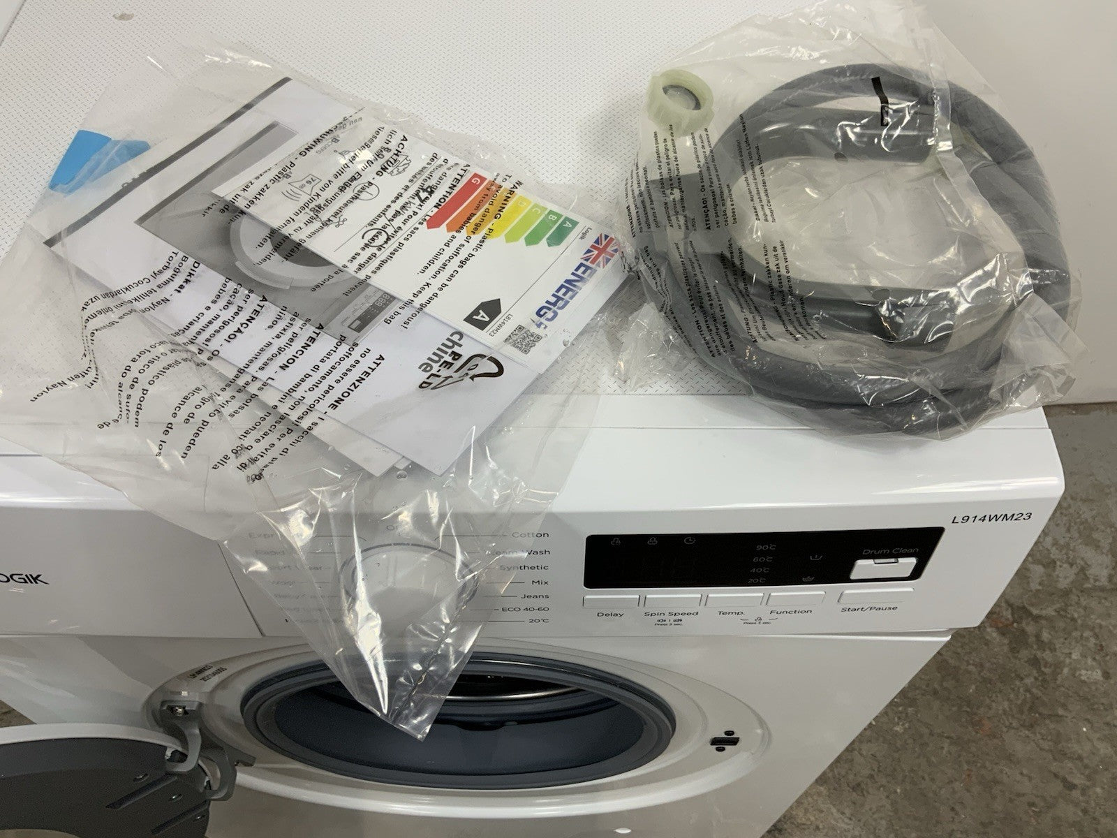 New Graded Logik L914WM23 9kg Washing Machine 1400 Spin RRP£299 R52