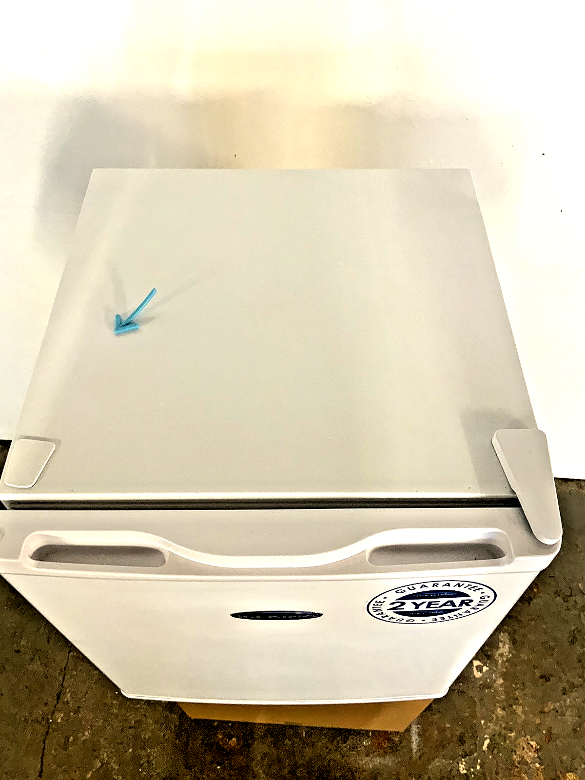 New Graded White Iceking TT35EW Table Top  Freezer F3