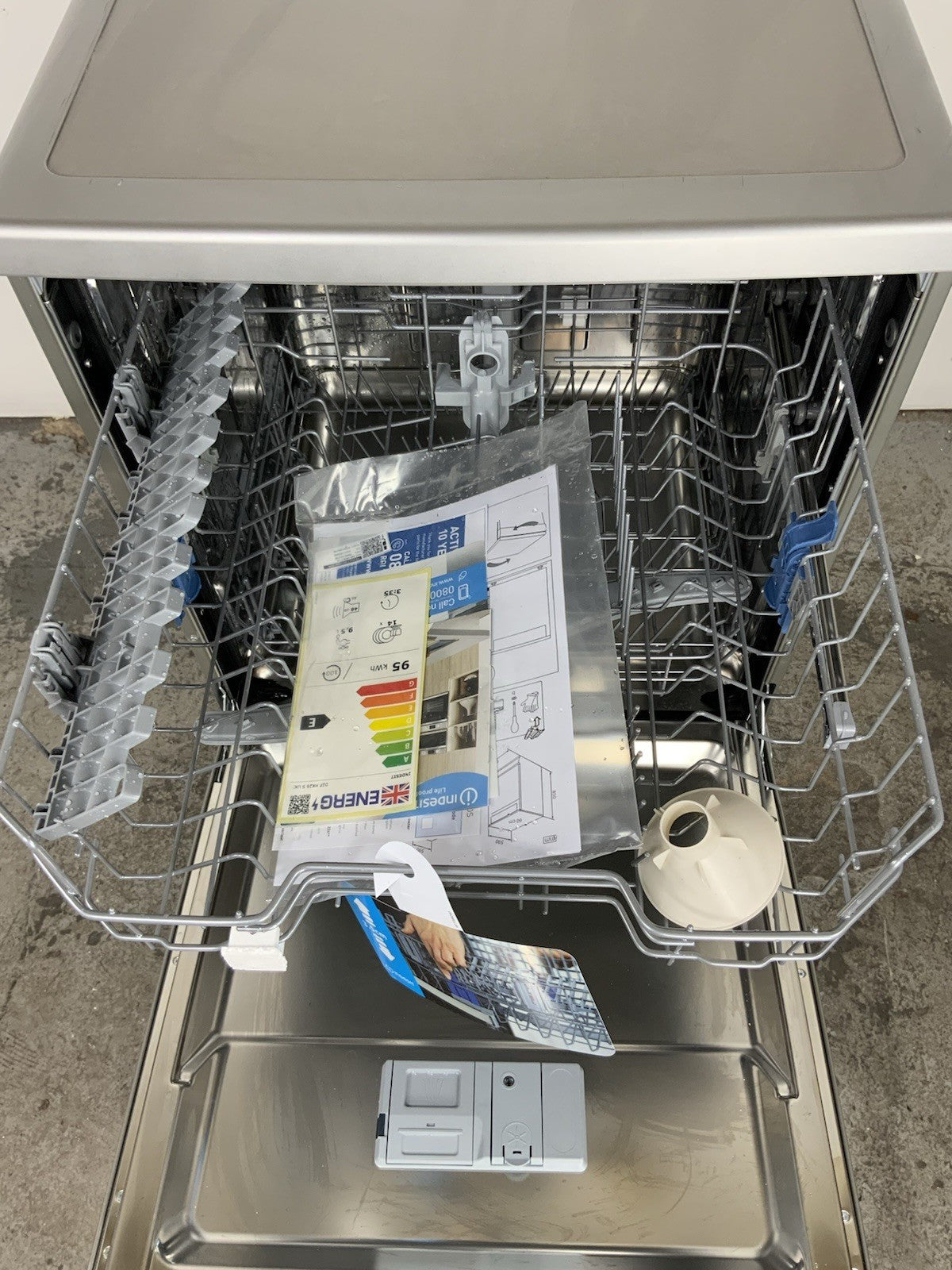New Graded Silver Indesit D2FHK26SUK  Full Size Dishwasher RRP£299 F28