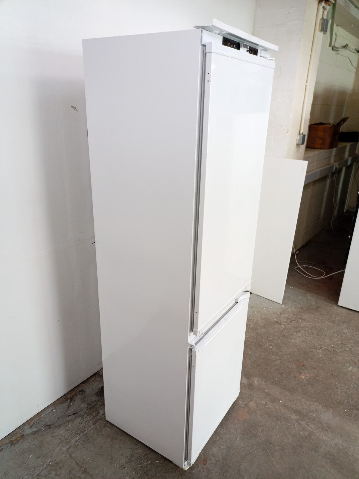 New Graded Beko KNE4554EVI  Integrated  70/30 Fridge Freezer RRP £599 N9