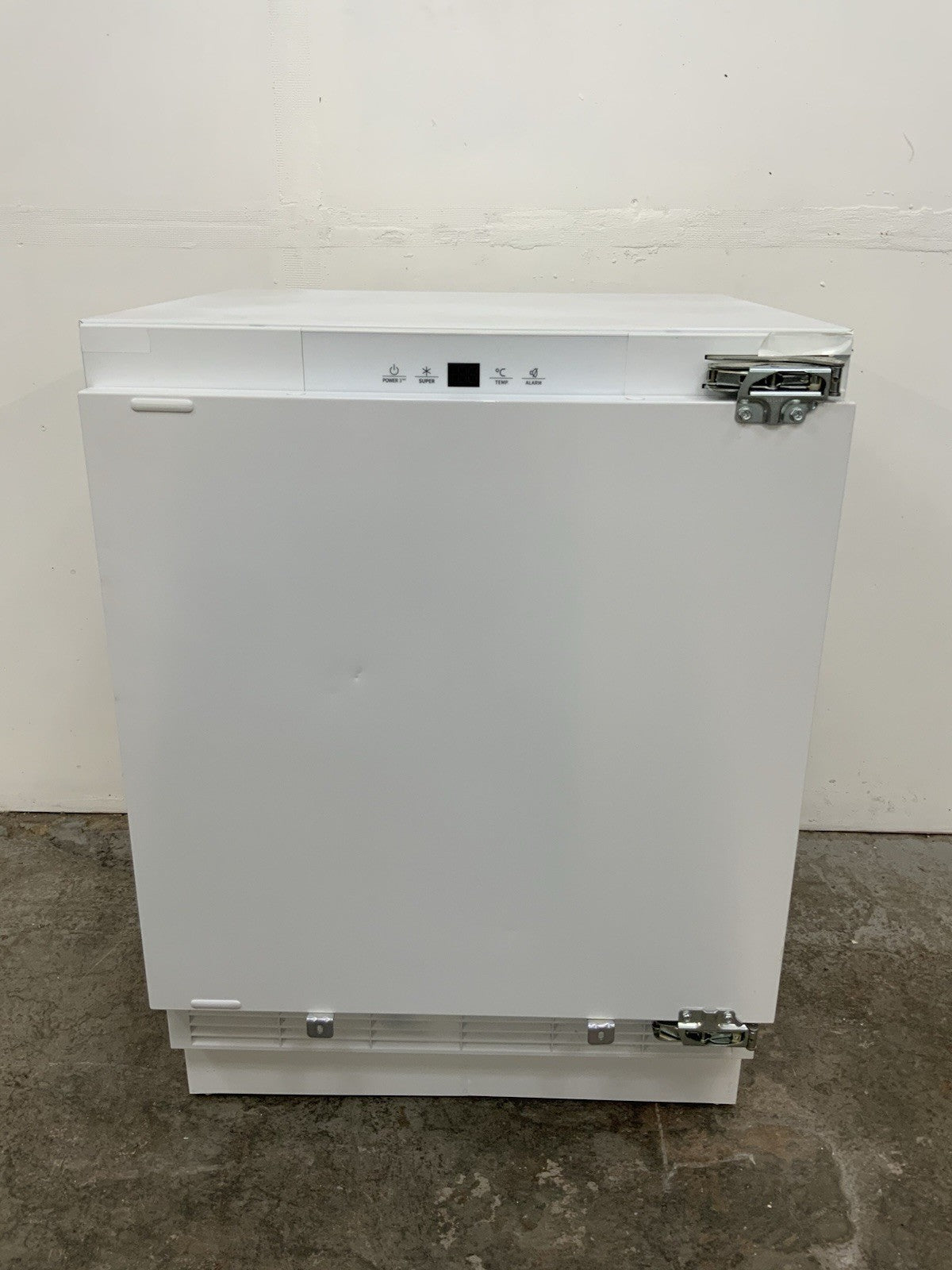 New Graded LOGIK LIL60W23 Integrated Undercounter Fridge Fixed Hinge RRP£239 R47