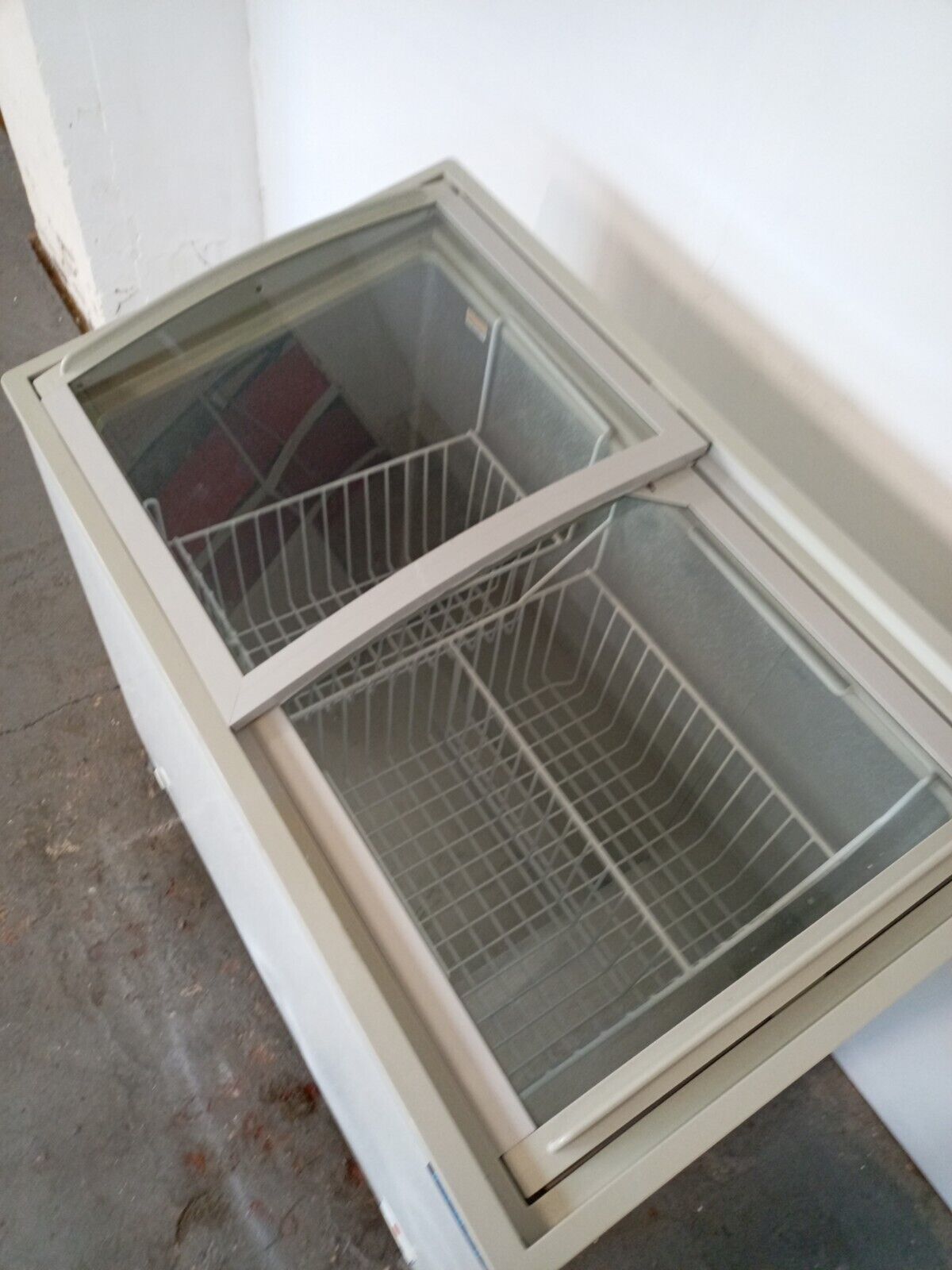 New Graded Polar GM498 Display  Chest Freezer PERFECT FOR CHRISTMAS R24