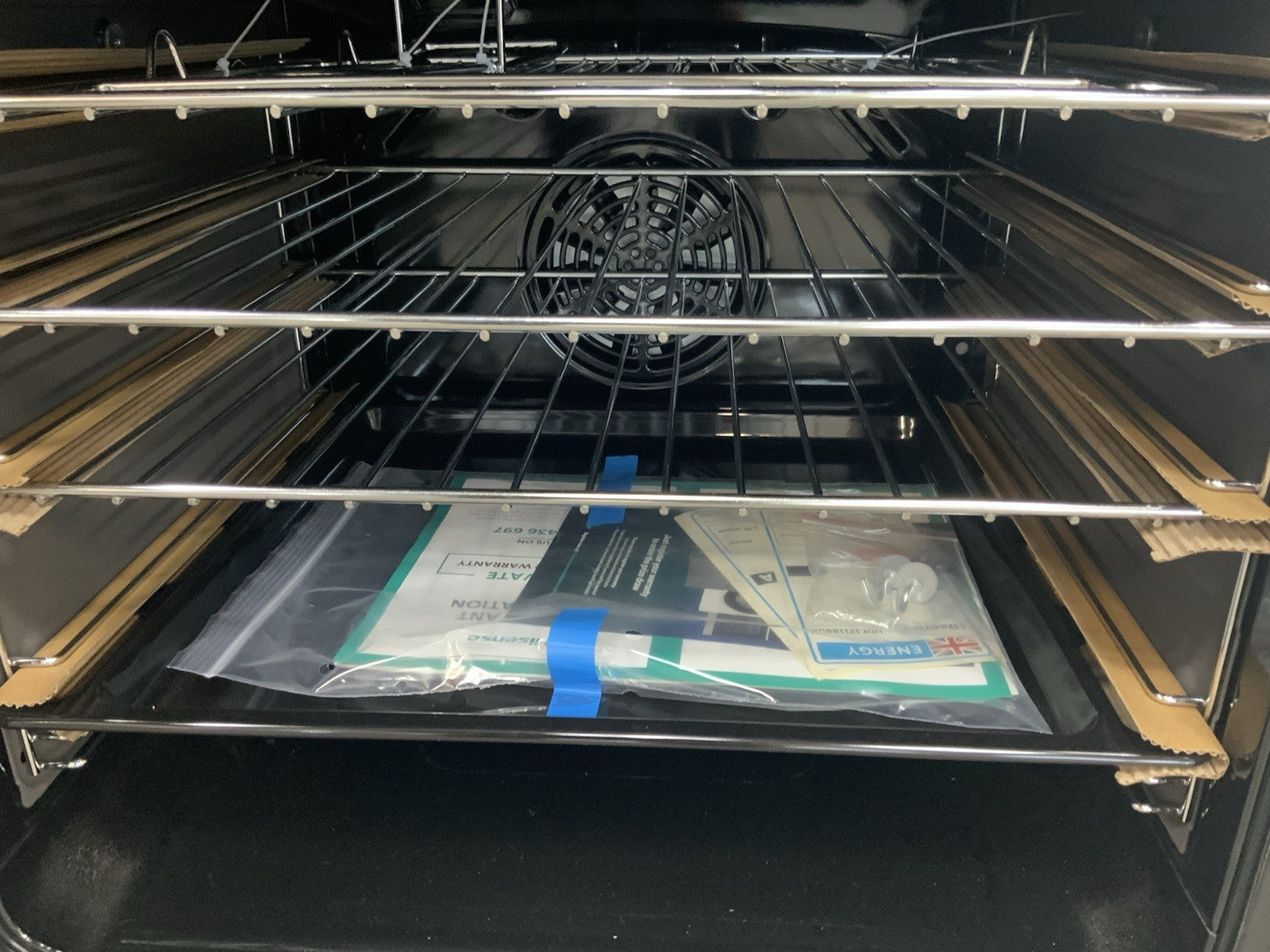 New Graded Hisense HDE3211BBUK Double Oven Electric Cooker with Ceramic Hob  K48