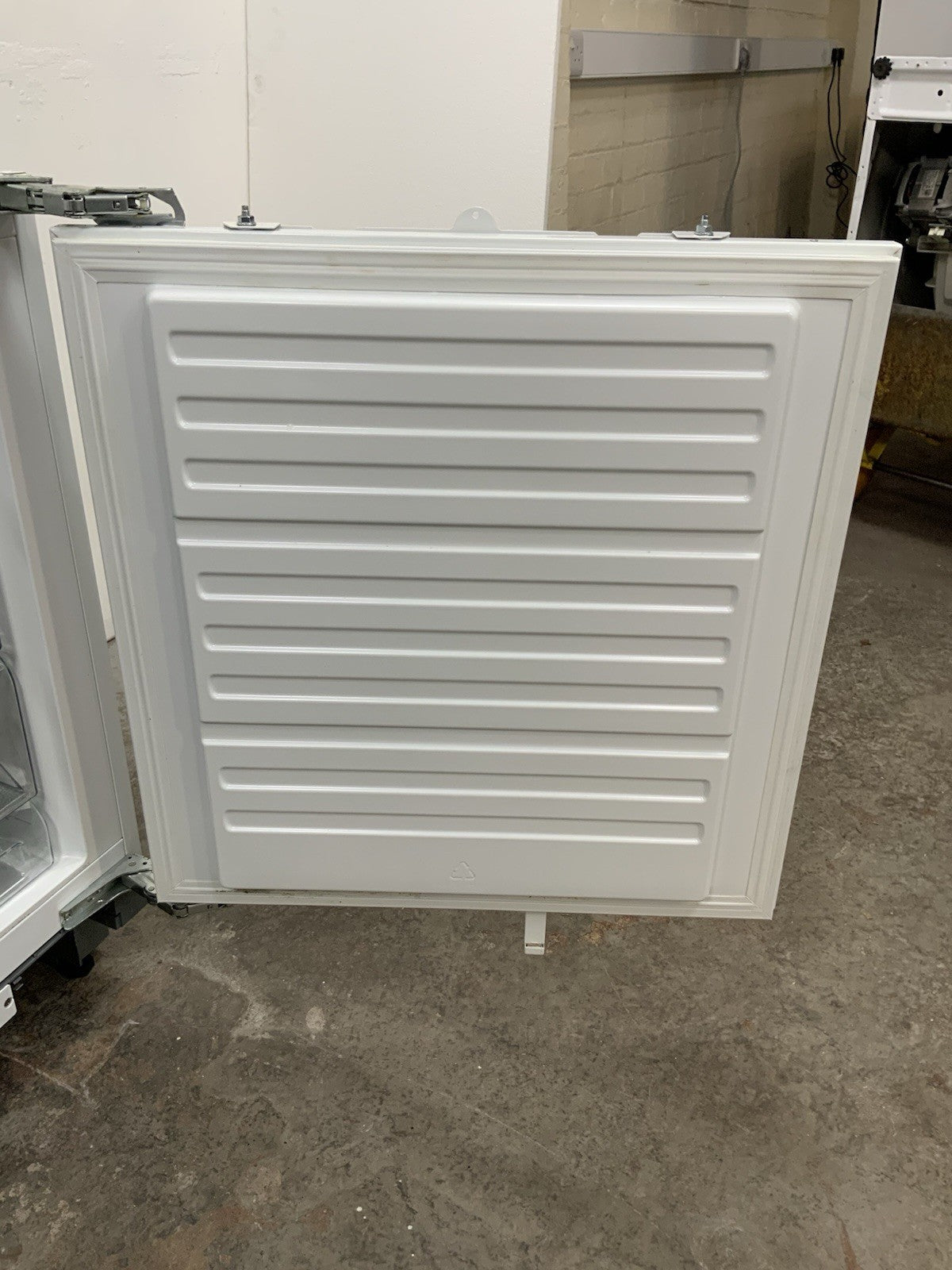 New Graded SMEG  UKU8F082DF1 Integrated Under-Counter Freezer 60cm  RRP£359 R48