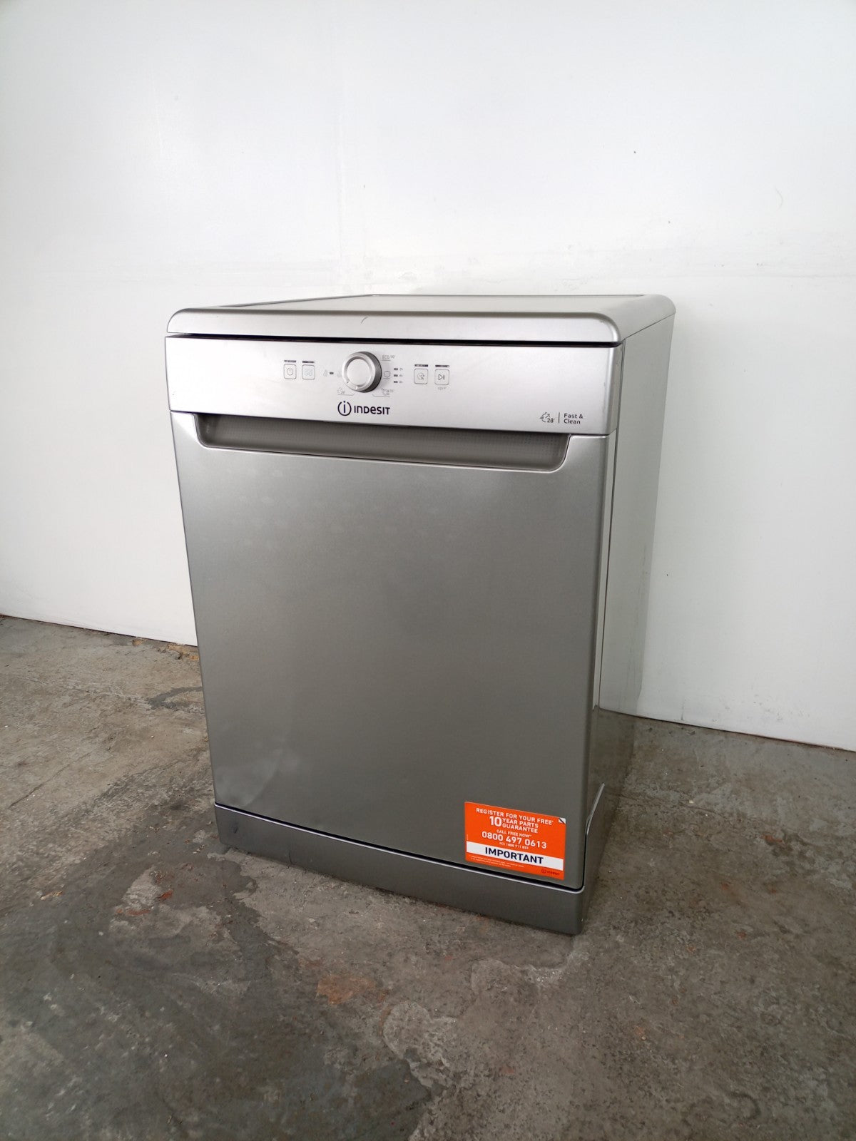 New Graded Silver Indesit D2FHK26SUK  Full Size Dishwasher RRP£299 P81