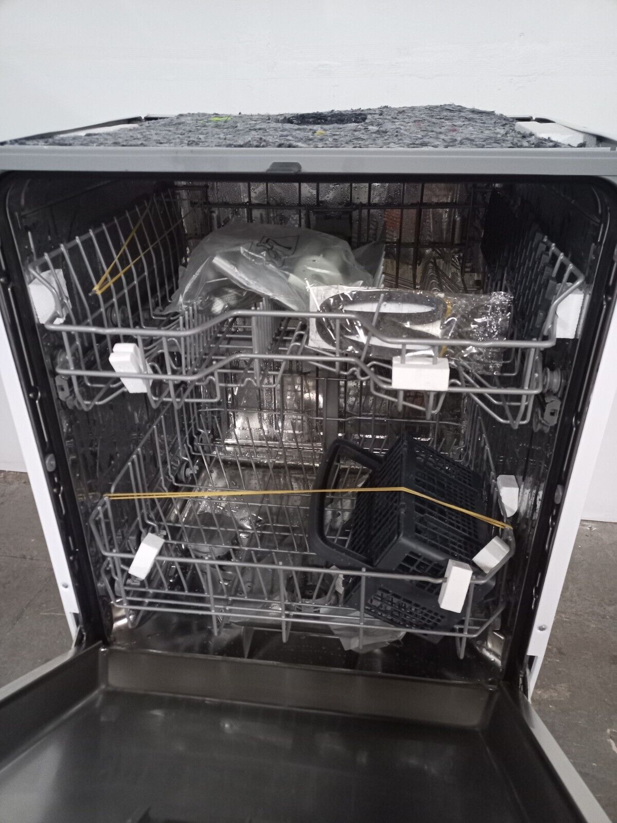 New Graded BEKO DIN15X20 Full-size Fully Integrated Dishwasher RRP £329 M6