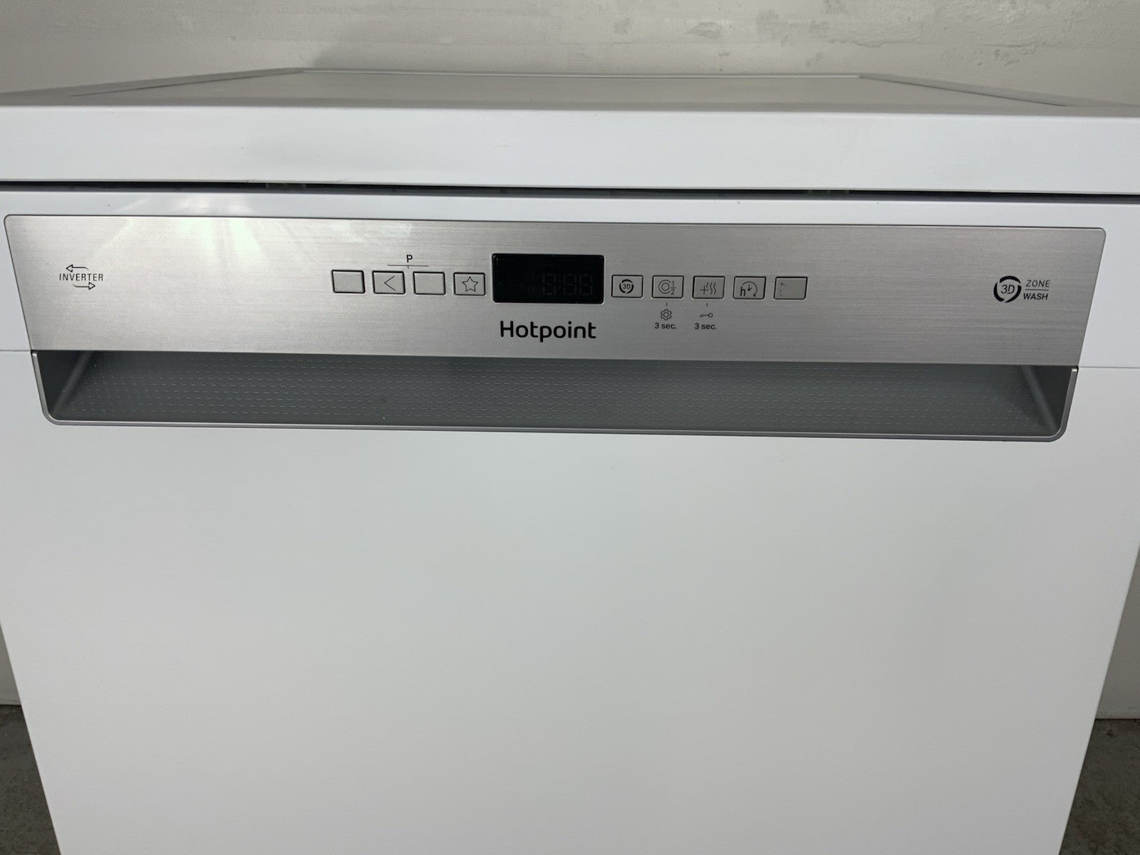 New Graded HOTPOINT Maxi Space H7FHP33UK Full-size Dishwasher - White F46