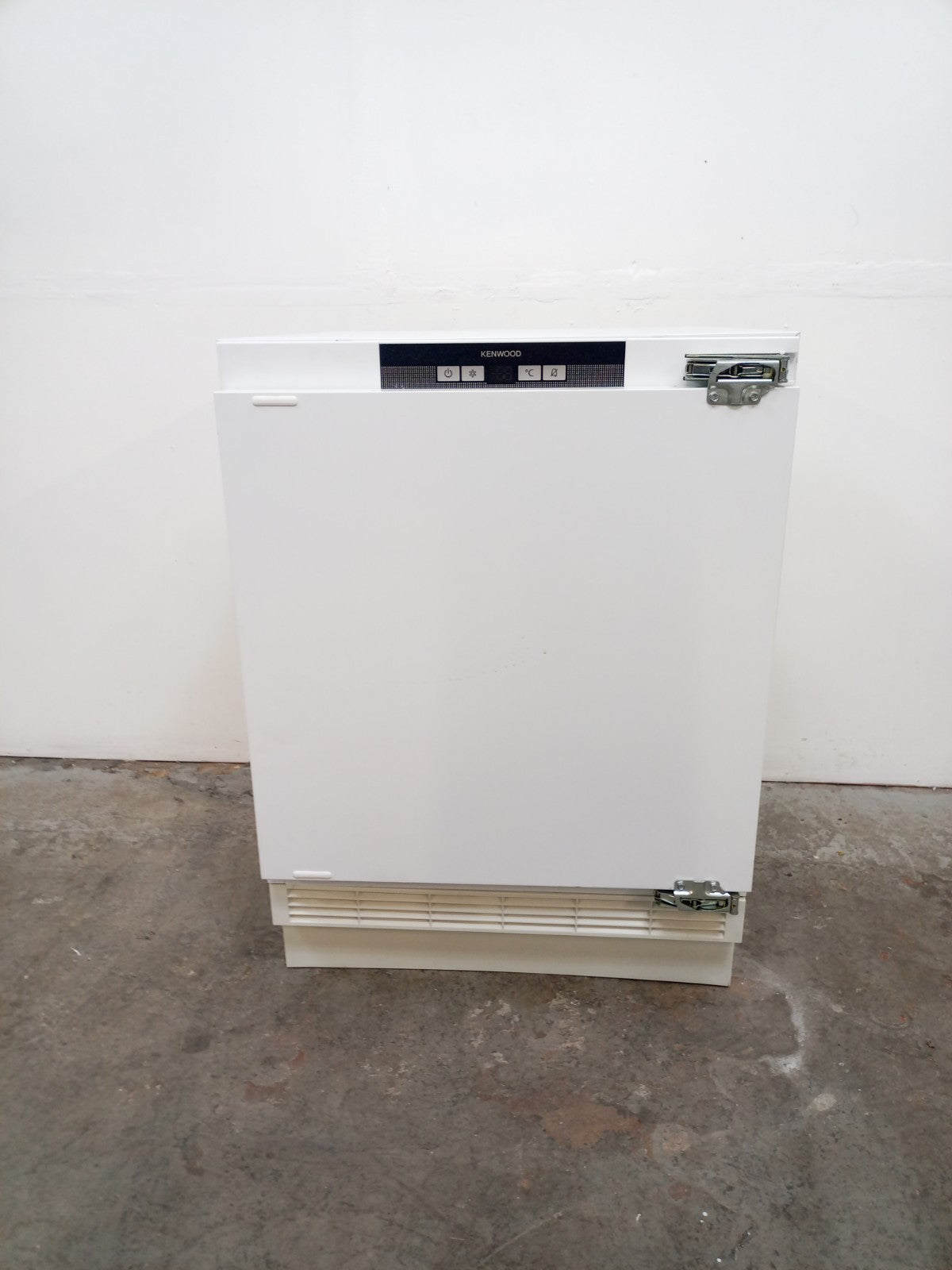 New Graded Kenwood KIL60W23 Integrated Undercounter Fridge RRP£269 M5
