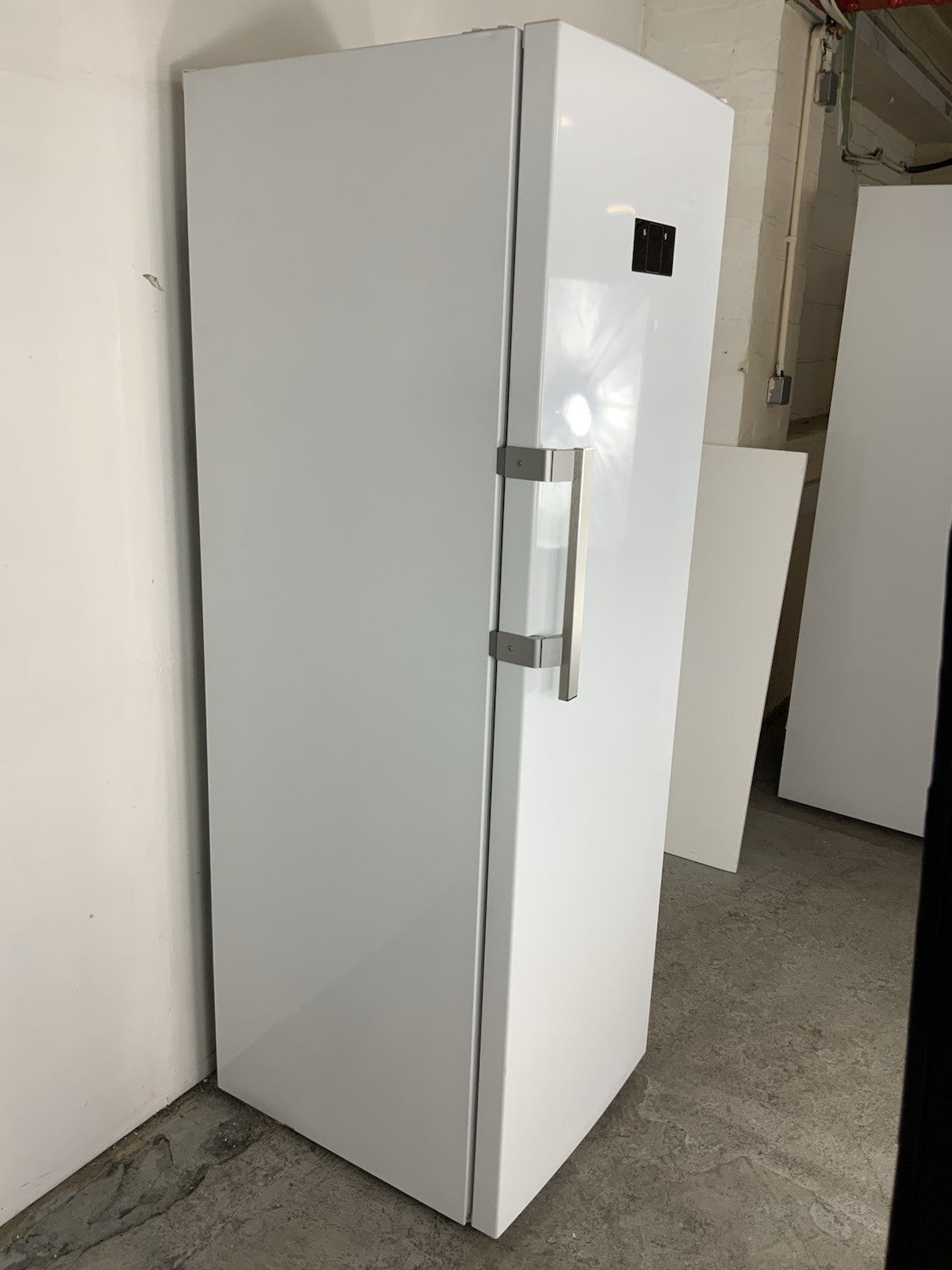 New Graded  Beko SND568VP Tall Larder FrIdge RRP £579! -F10