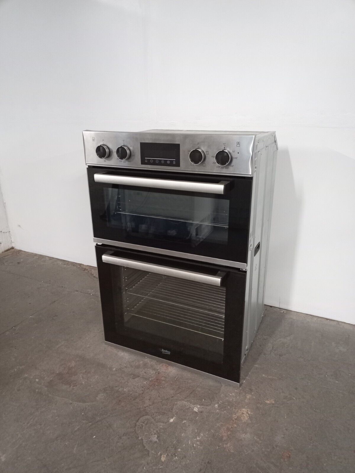 New Graded  Beko CDFY22309X Built-in Double Electric Oven-RRP£400 W6