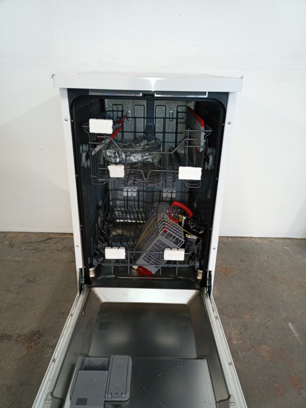New Graded White Sharp QW-NS1CF49EW Freestanding Slimline Dishwasher RRP£319 T15