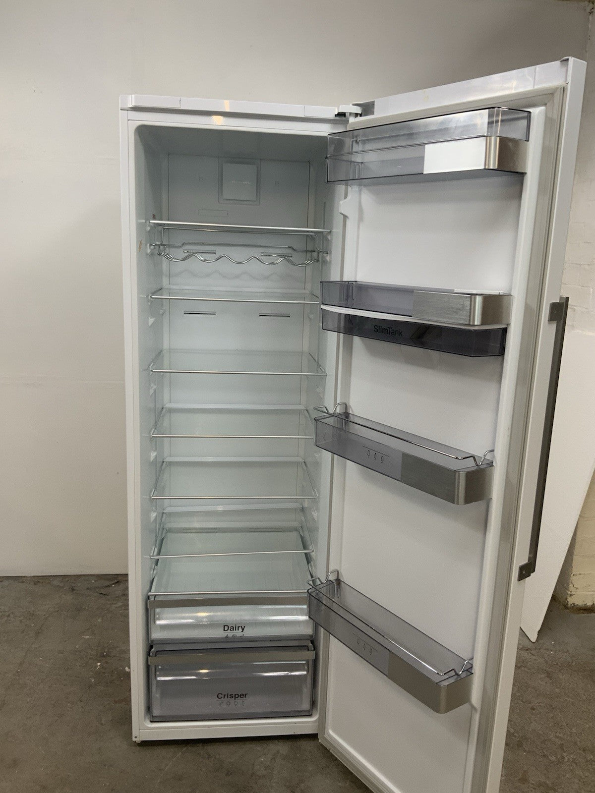 New Graded  GRUNDIG GSN30710DW Tall Fridge - White RRP £649! -K55