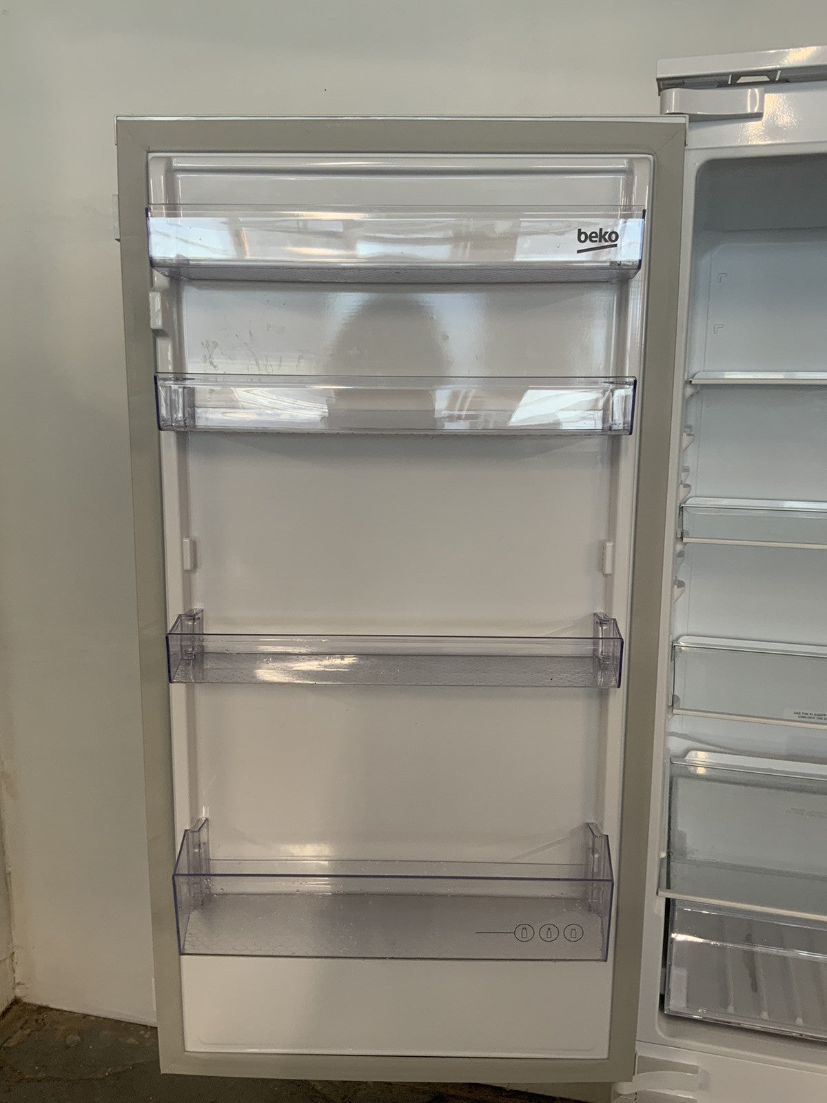 New Graded BEKO BCSD173 Integrated 70/30 Fridge Freezer RRP £379! -UK Del - F5
