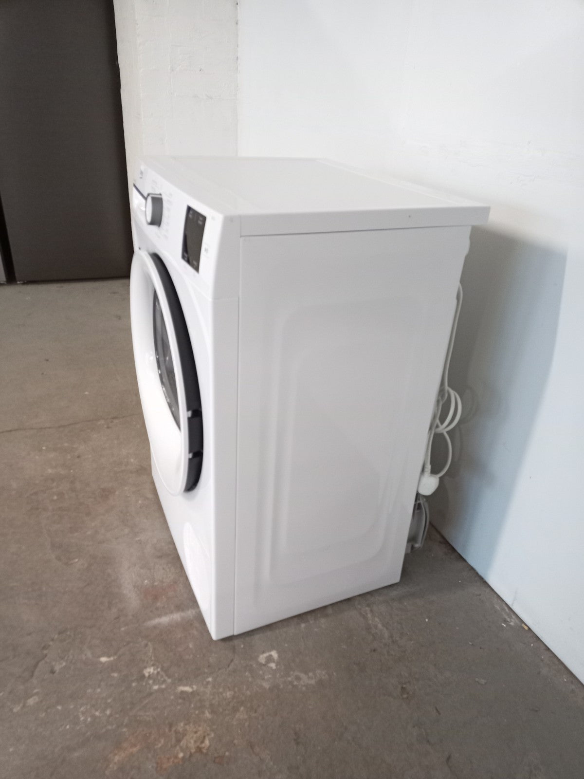 New Graded  Beko BM3T3822W 8kg Heat Pump Tumble Dryer RRP£399 D80