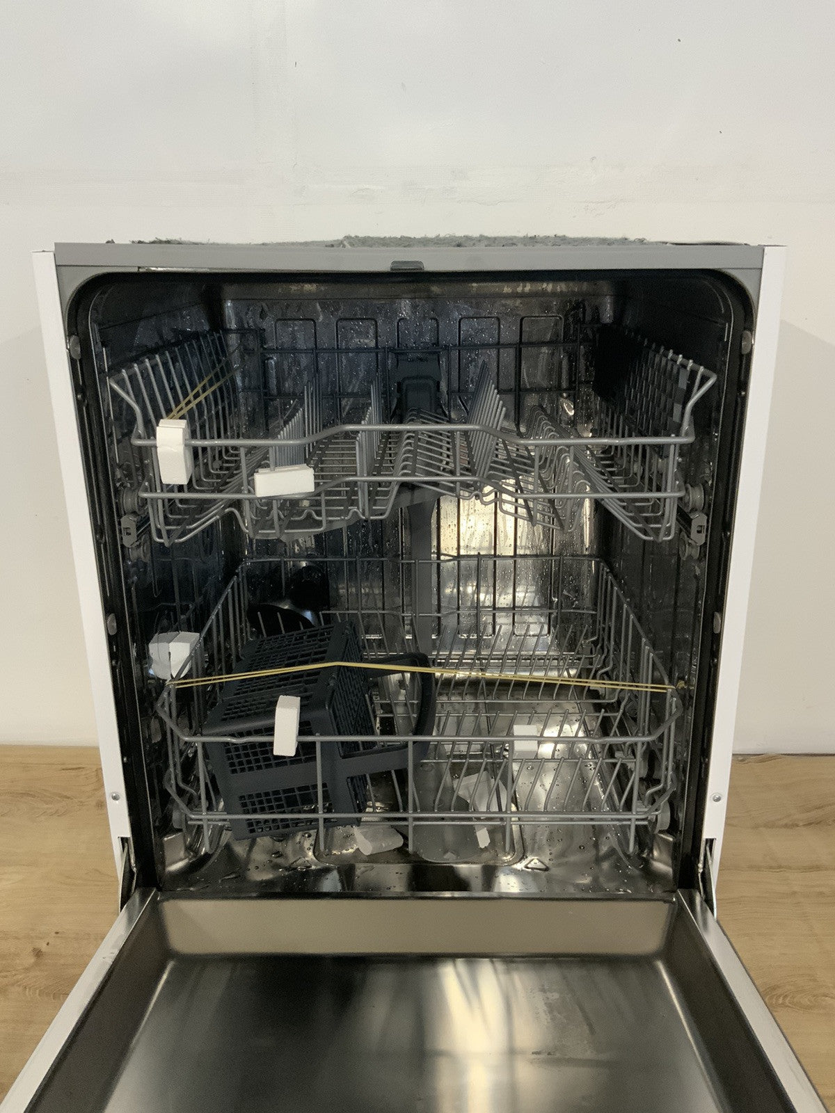 New Graded BEKO DIN15X20 Full-size Fully Integrated Dishwasher RRP £329 F20