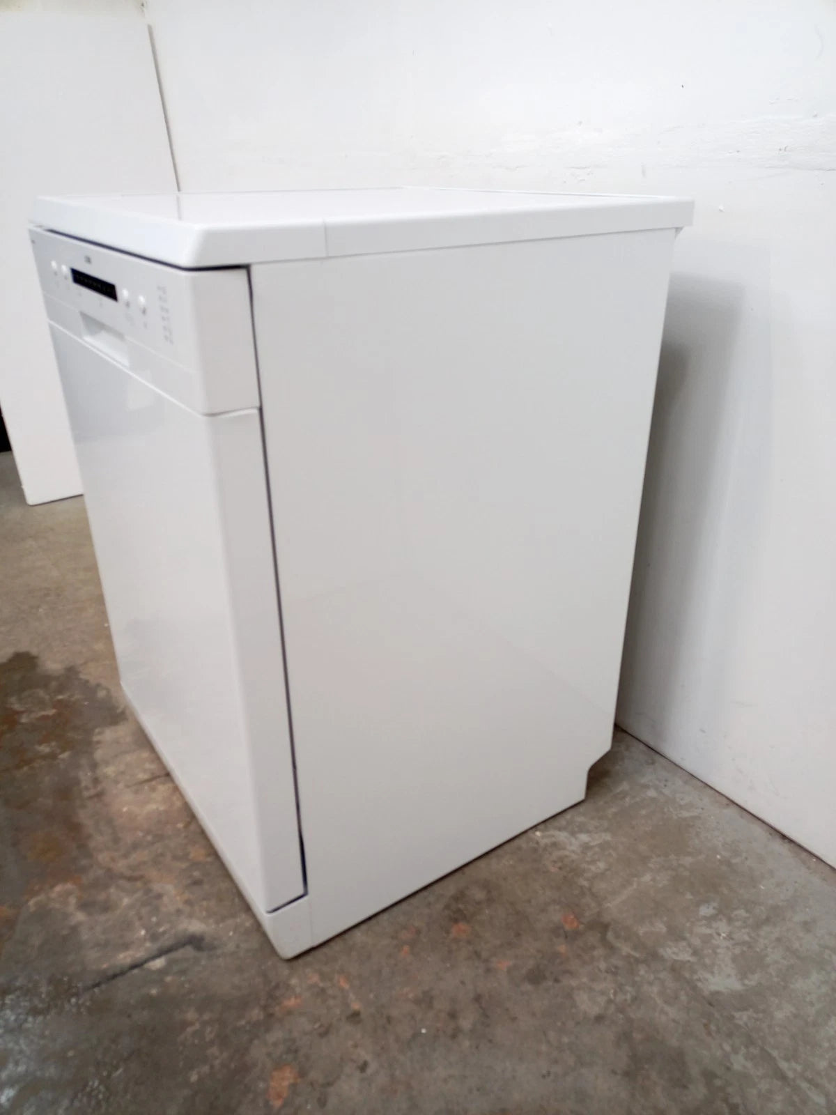 New Graded Logik LDW6023 Full Size Dishwasher - White T1