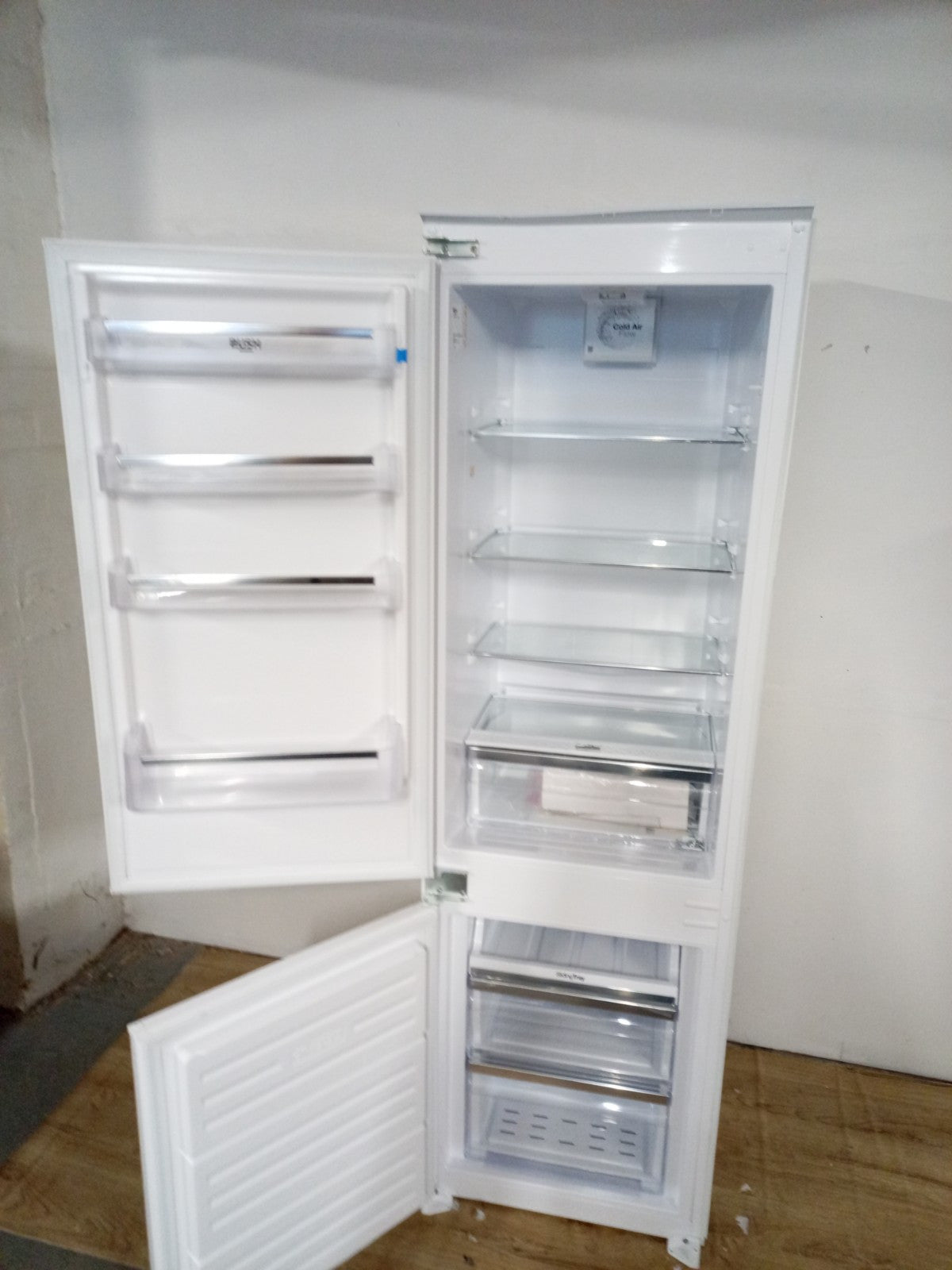 New Graded Bush BIE7030FF Integrated 70/30 Fridge Freezer RRP£399- White P70
