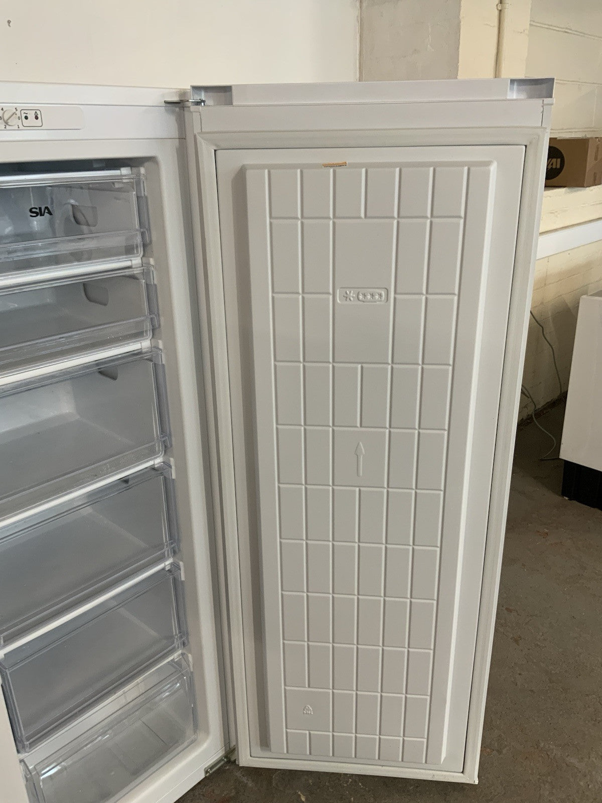 New Graded SIA 160L Freestanding Upright Freezer SIA SFZ144W/E H13