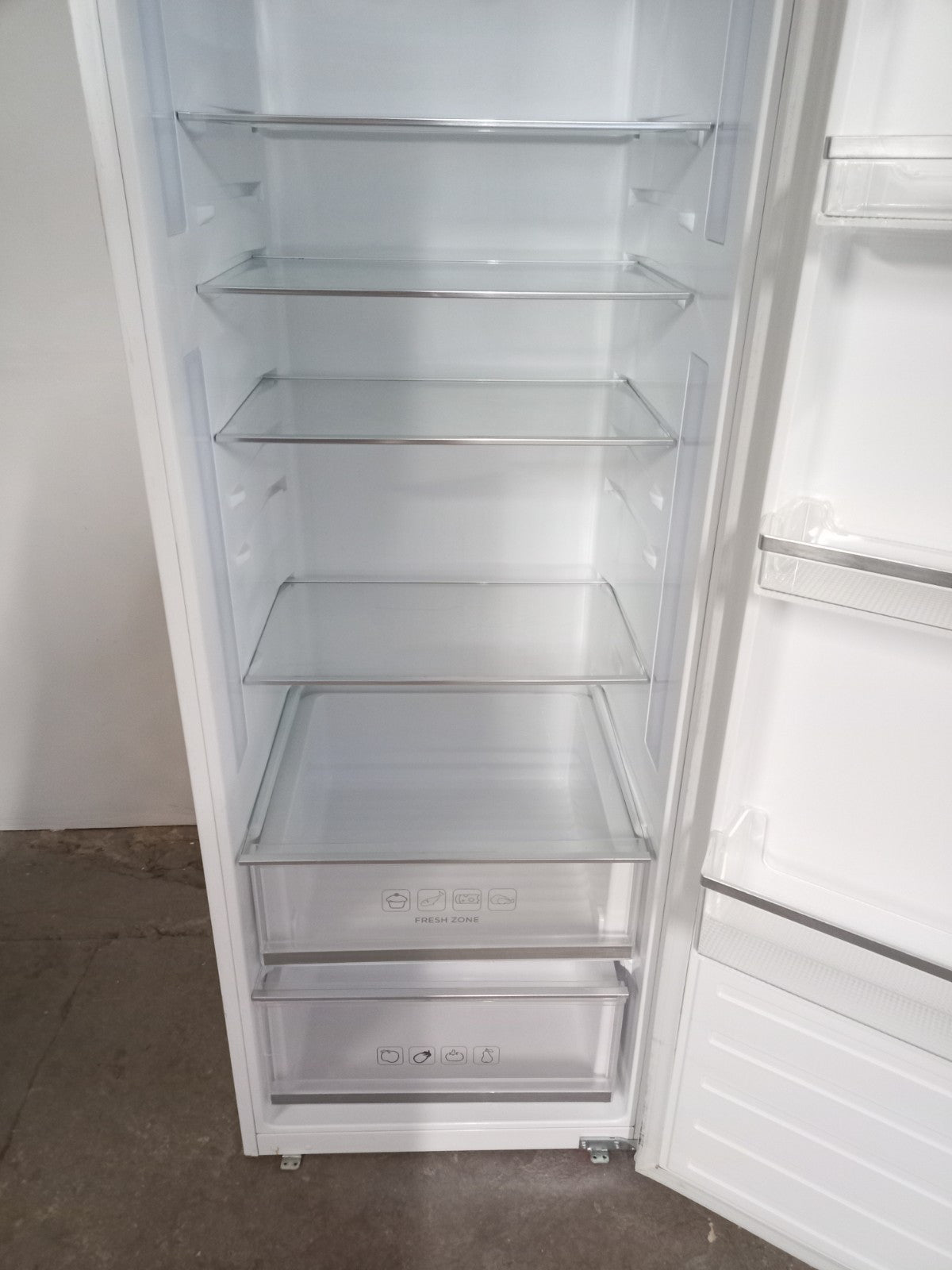 New Graded Montpellier MITL320  Integrated In-Column  Larder Fridge D37