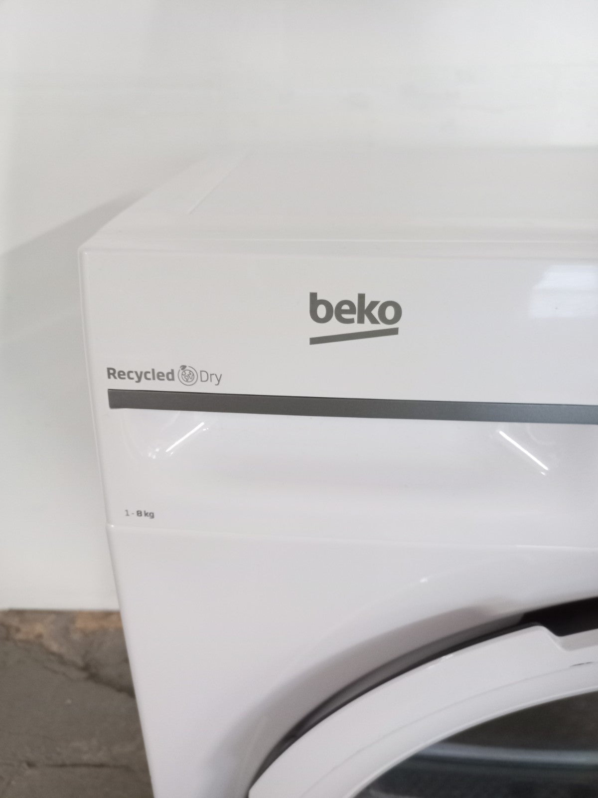New Graded  Beko BM3T3822W 8kg Heat Pump Tumble Dryer RRP£399 D80