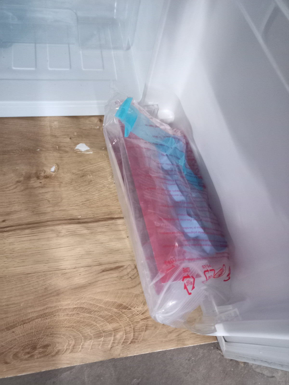 New Graded Black Montpellier MAB2035EK Retro Undercounter Fridge Freezer  P23