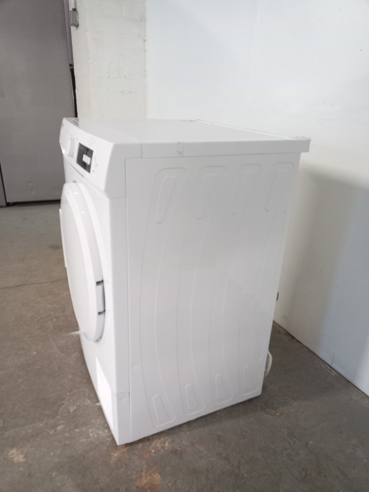 New Graded BUSH TDT18HP 8kg Heat Pump Tumble Dryer White F17