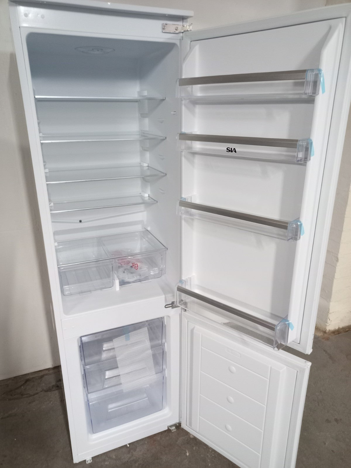 New Graded SIA RF104/E Integrated  70/30 Fridge Freezer RRP £449! UK Del D1