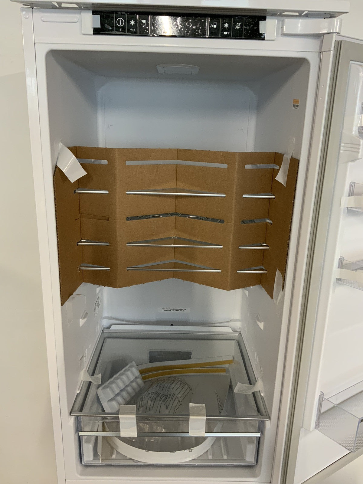 New Graded BEKO KNE4564EVI Integrated  50/50 Fridge Freezer RRP £599! UK Del D71