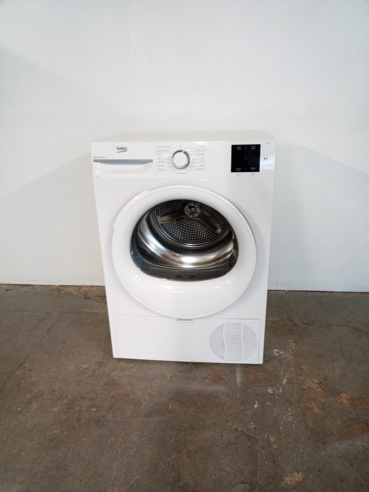 New Graded  Beko BM3T3822W 8kg Heat Pump Tumble Dryer RRP£399 D80