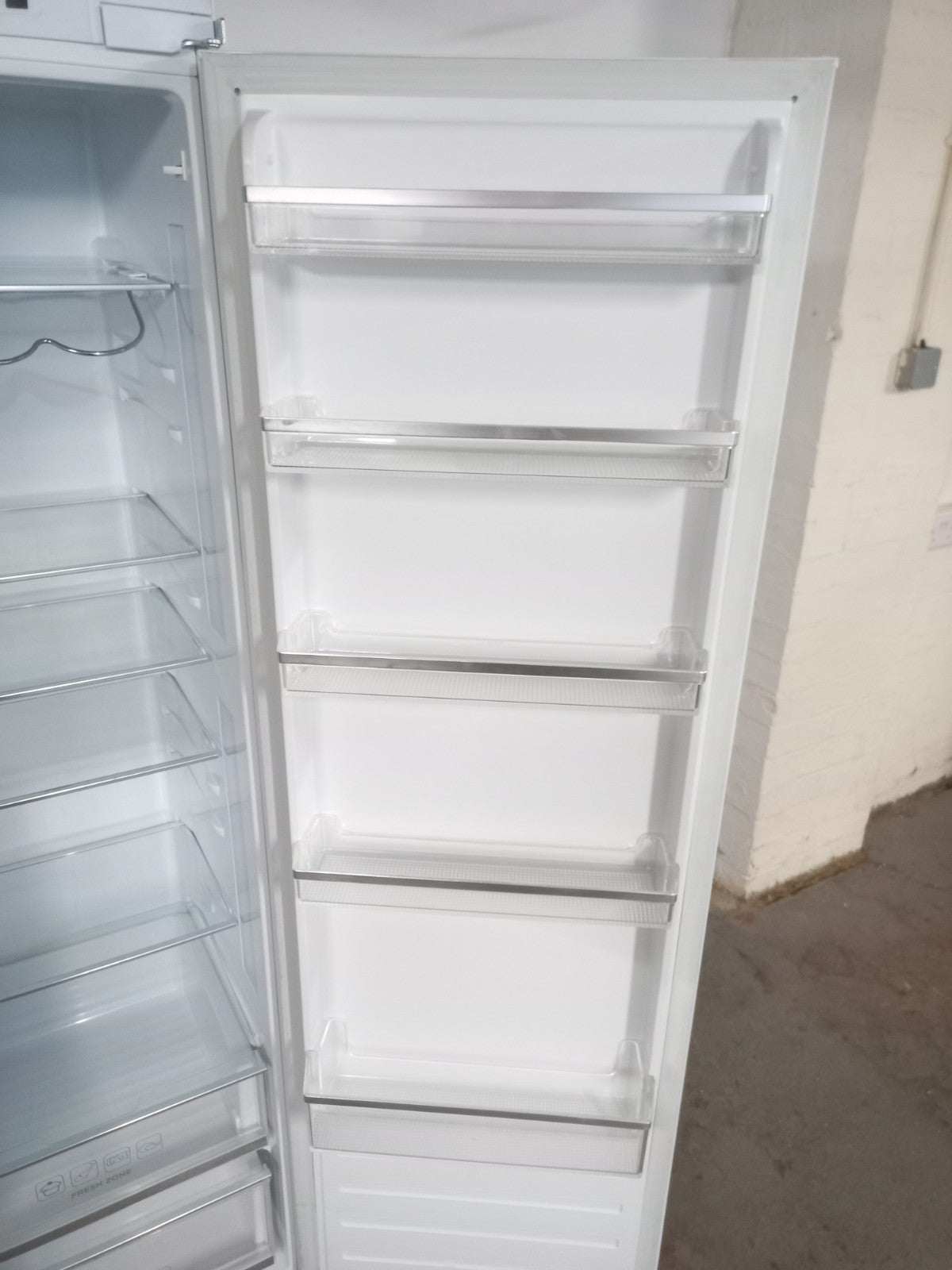 New Graded Montpellier MITL320  Integrated In-Column  Larder Fridge D37