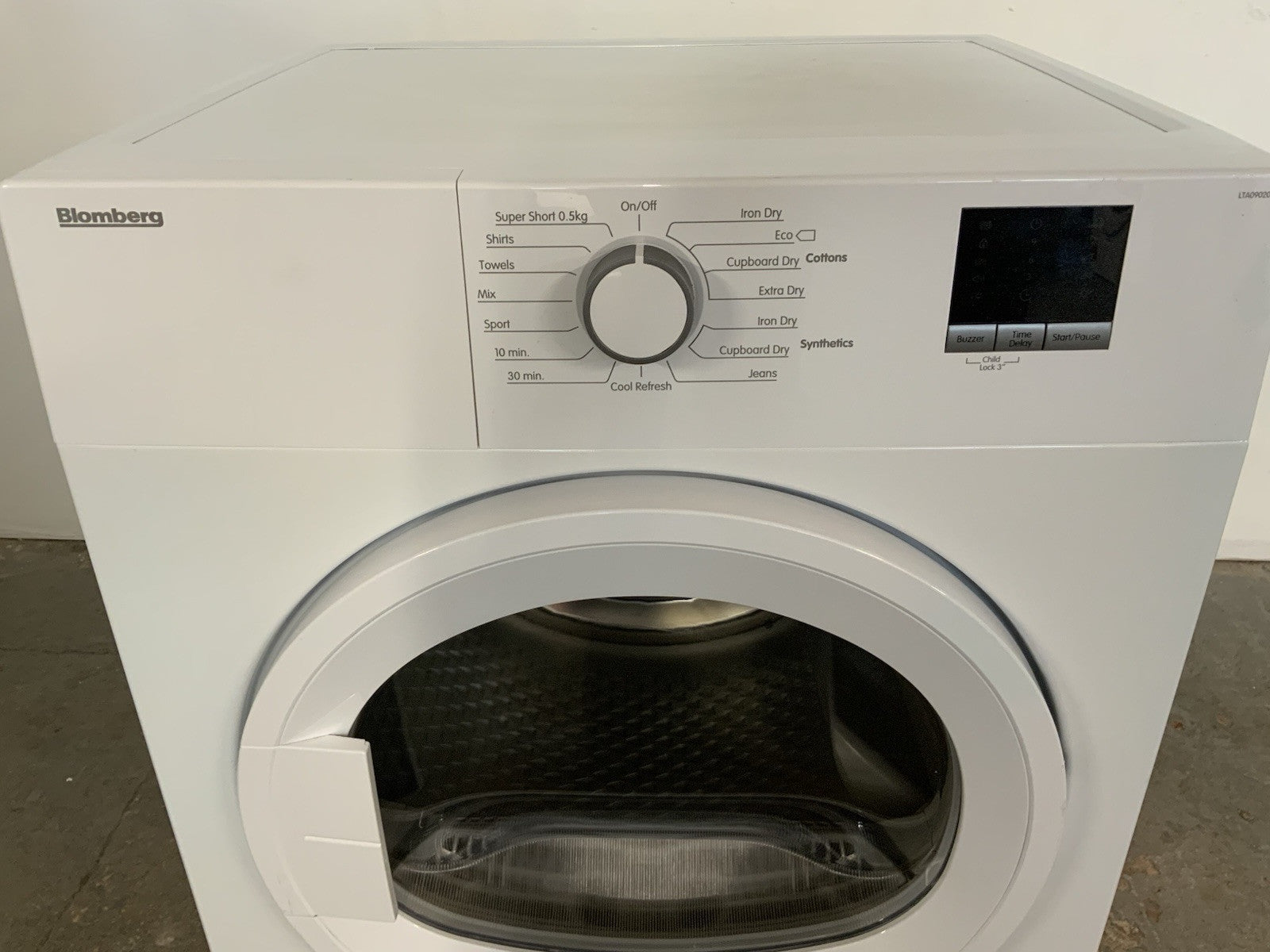 New Graded Beko LTA09020W 9kg Vented Tumble Dryer RRP £299 H14