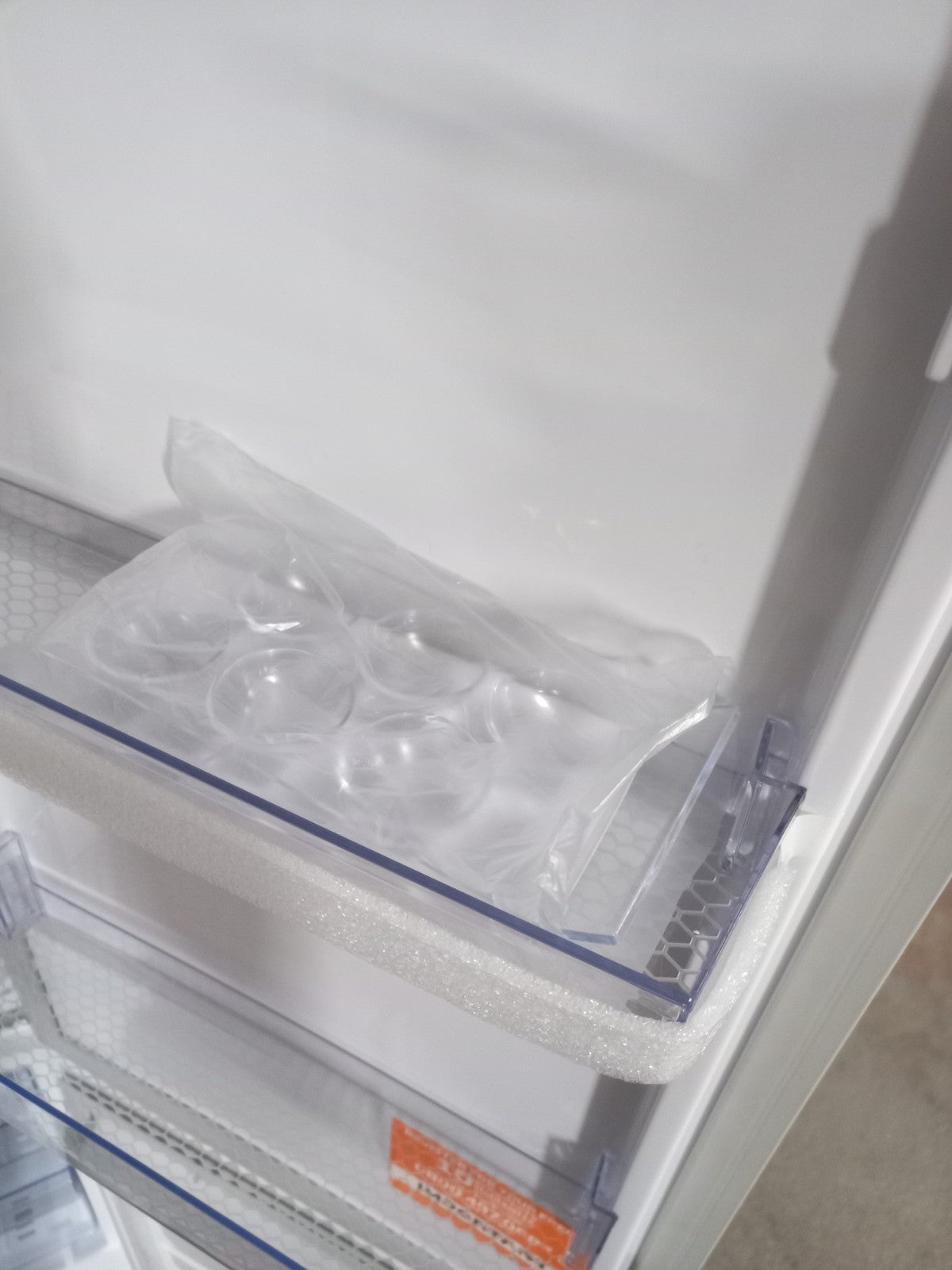 New Graded BEKO BCND4V973 193cm Integrated  70/30 Fridge Freezer RRP £719! D48