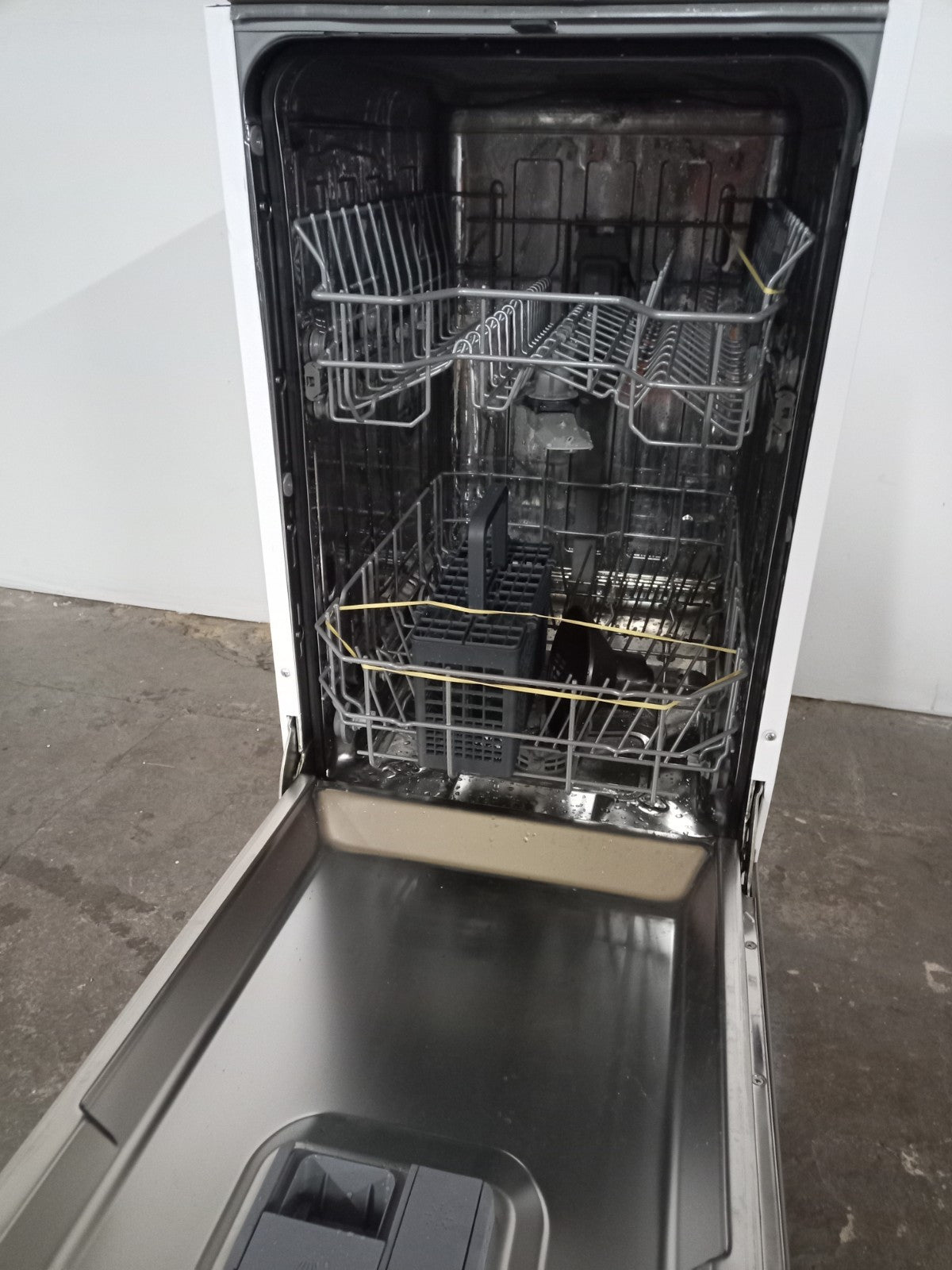 New Graded Beko DIS15020 Fully Integrated Slimline Dishwasher RRP£320 D89