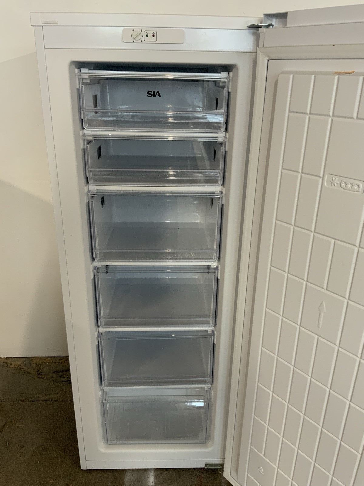 New Graded SIA 160L Freestanding Upright Freezer SIA SFZ144W/E H13